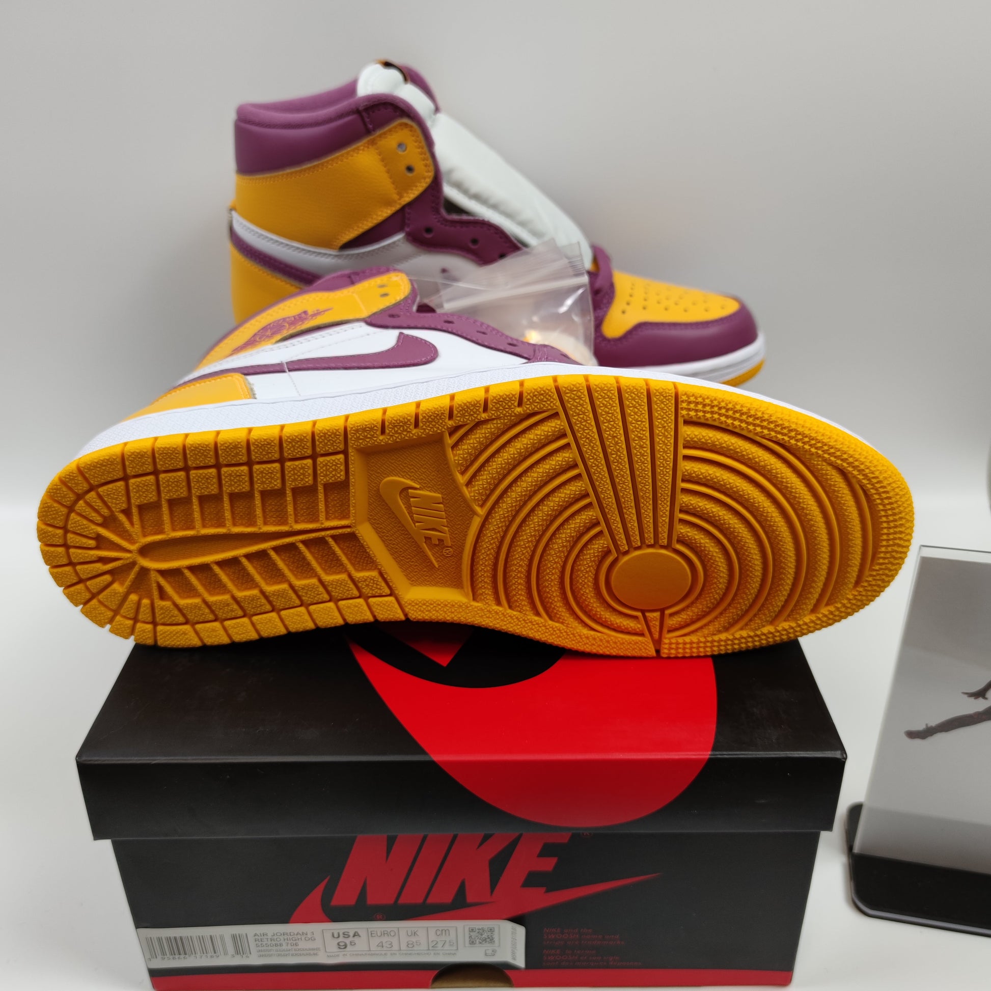 Air Jordan 1 Retro High OG "University Gold and Light Bordeaux" 555088-706 - Nike x Jordan