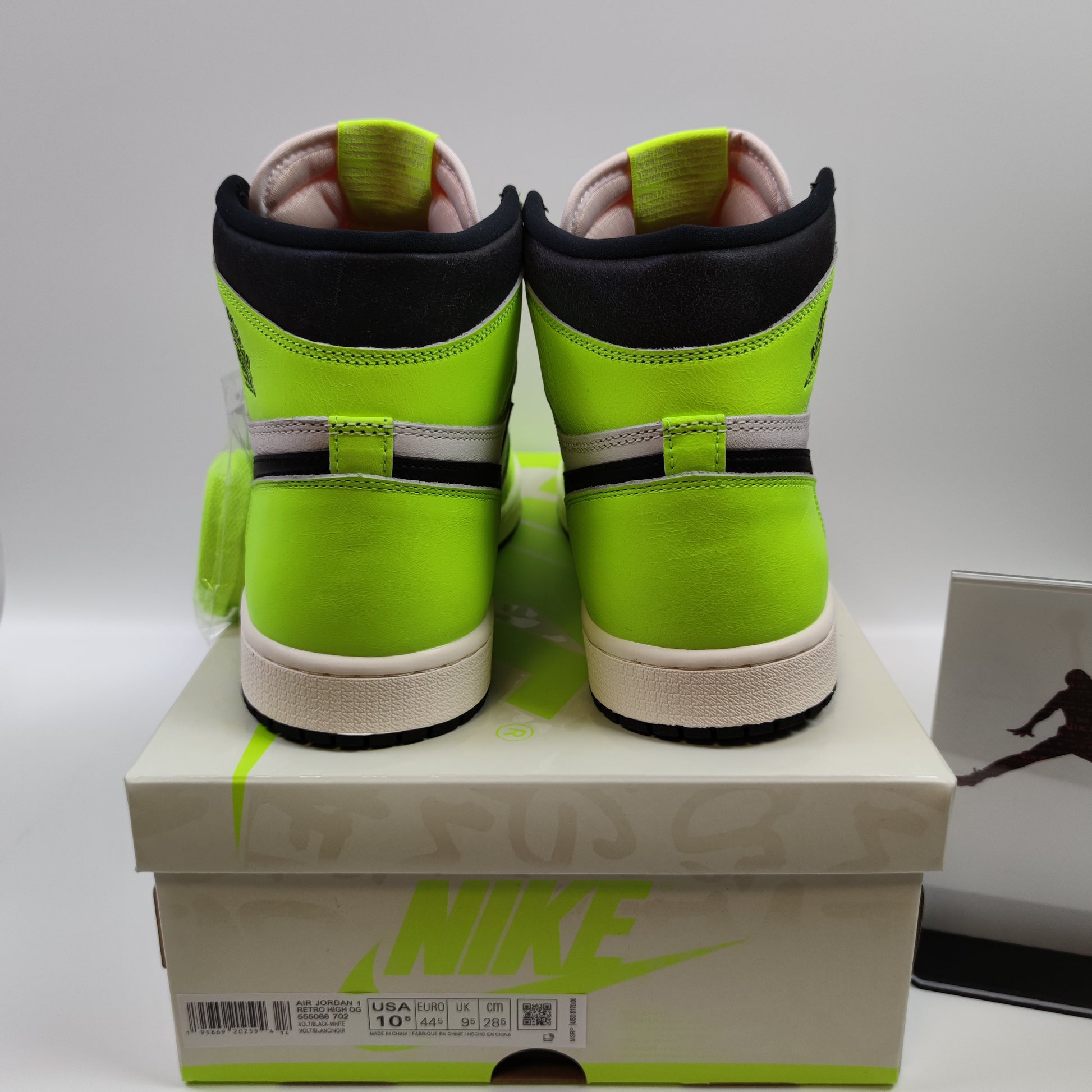 Air Jordan 1 Retro High OG "Volt" 555088-702 - Nike x Jordan