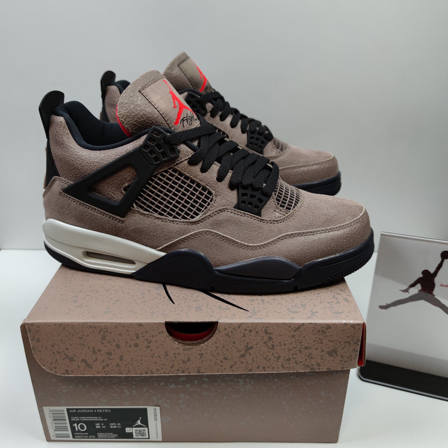 Air Jordan 4 Retro "Taupe Haze" DB0732-200 - Nike x Jordan