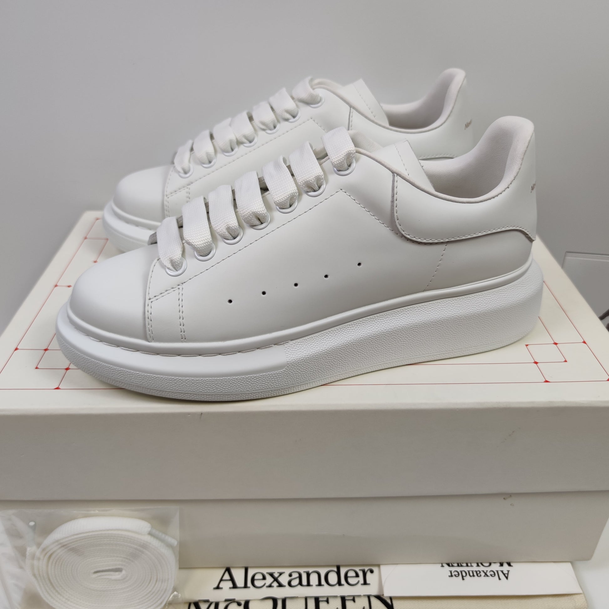 Alexander McQueen 553680WHGP59000 - Nike x Jordan