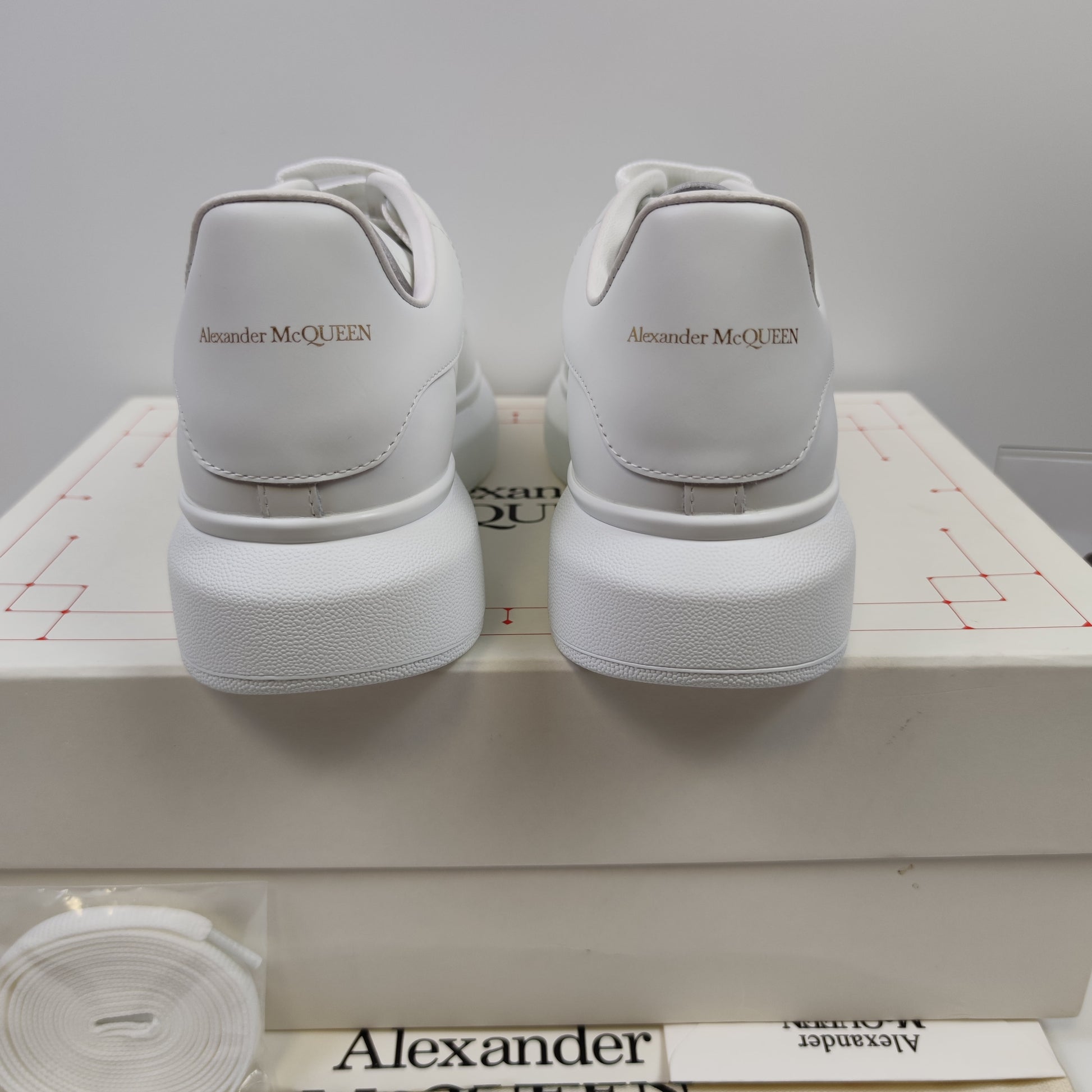 Alexander McQueen 553680WHGP59000 - Nike x Jordan