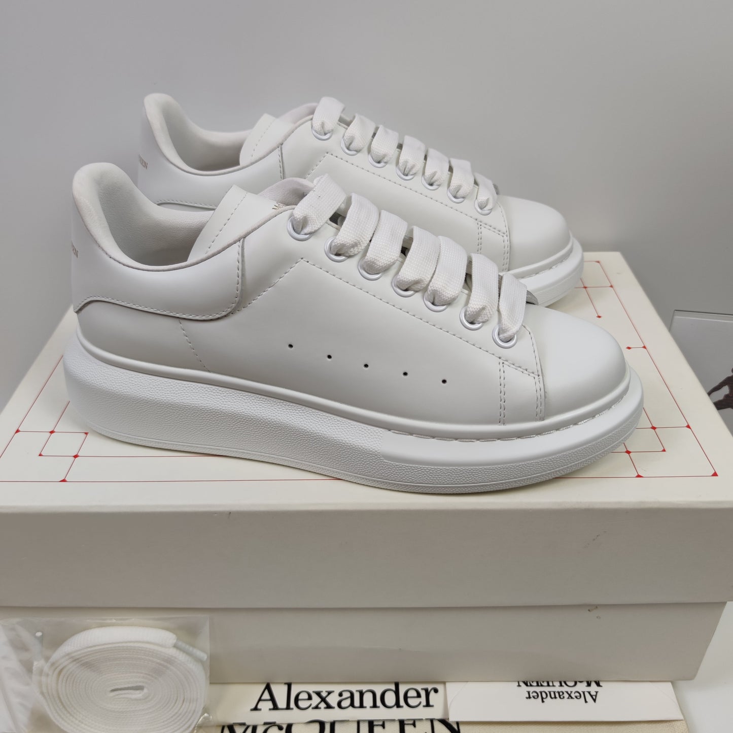 Alexander McQueen 553680WHGP59000 - Nike x Jordan