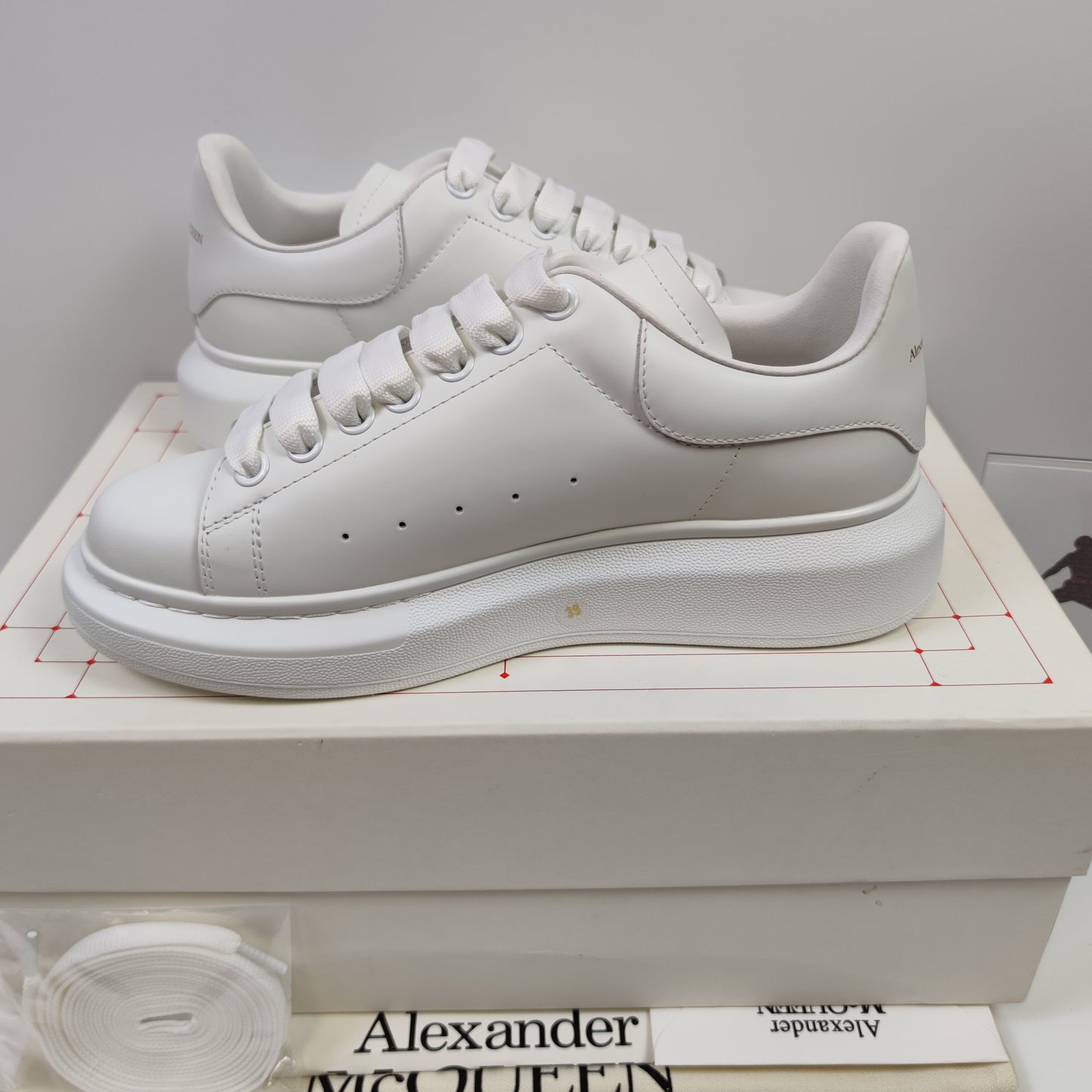Alexander McQueen 553680WHGP59000 - Nike x Jordan