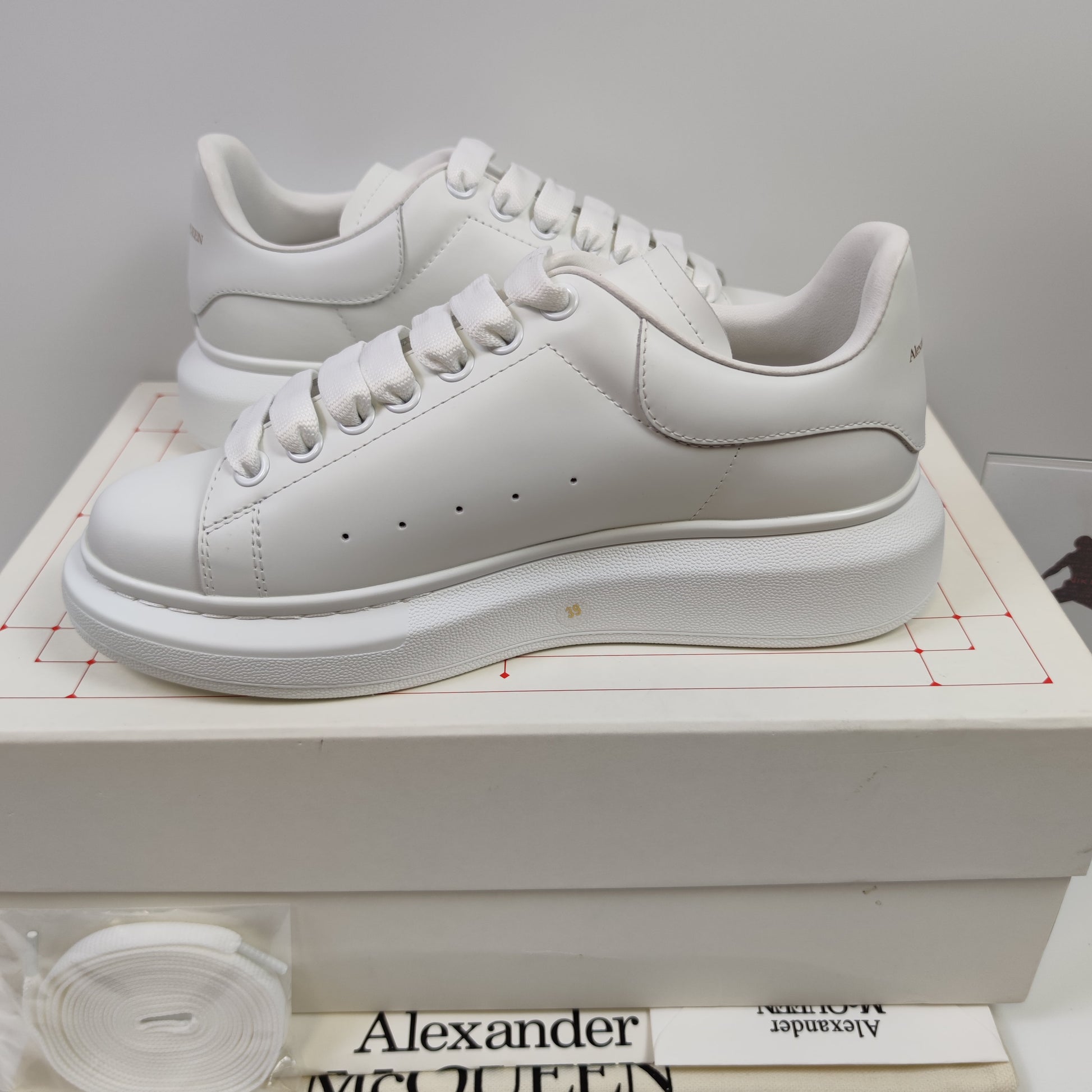 Alexander McQueen 553680WHGP59000 - Nike x Jordan
