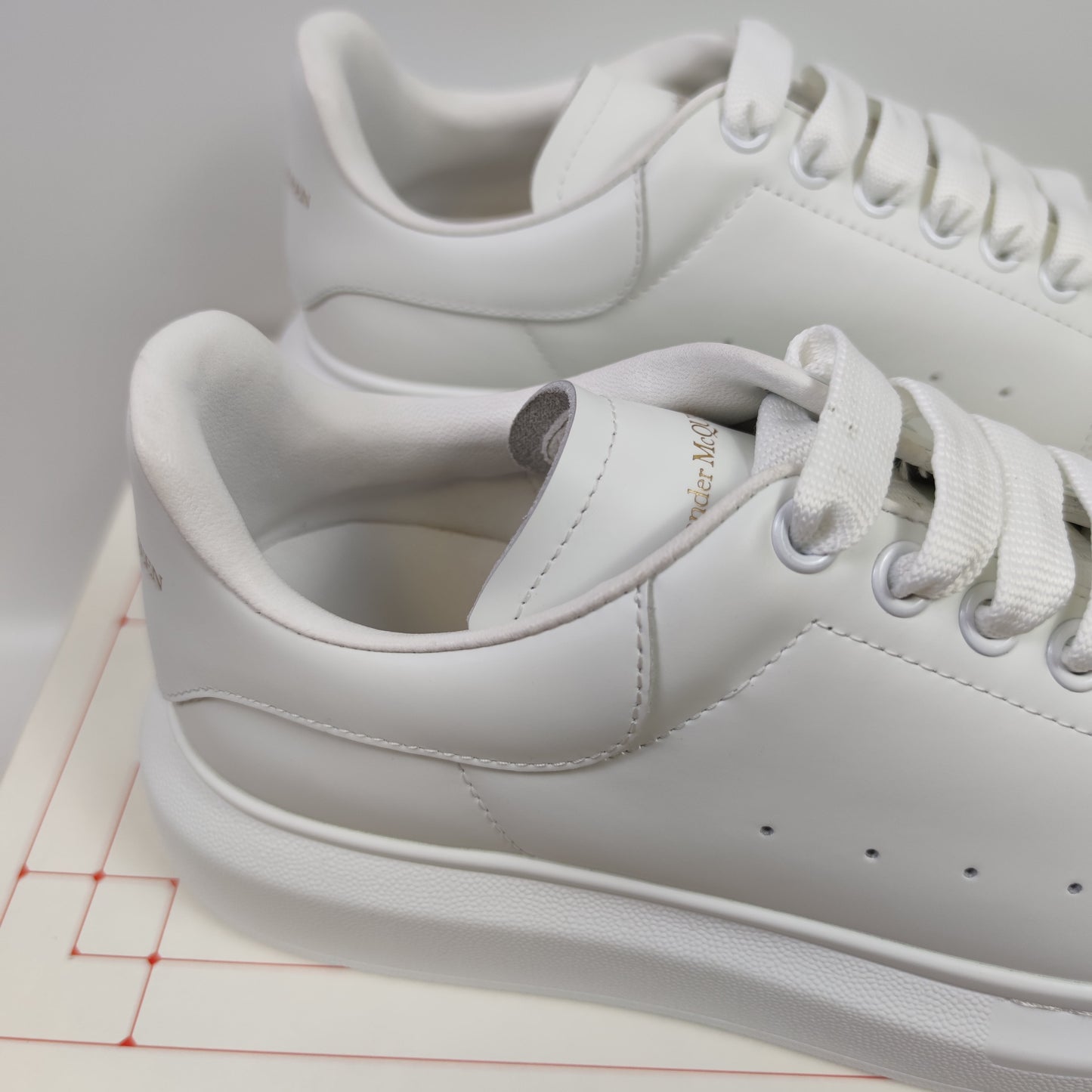 Alexander McQueen 553680WHGP59000 - Nike x Jordan