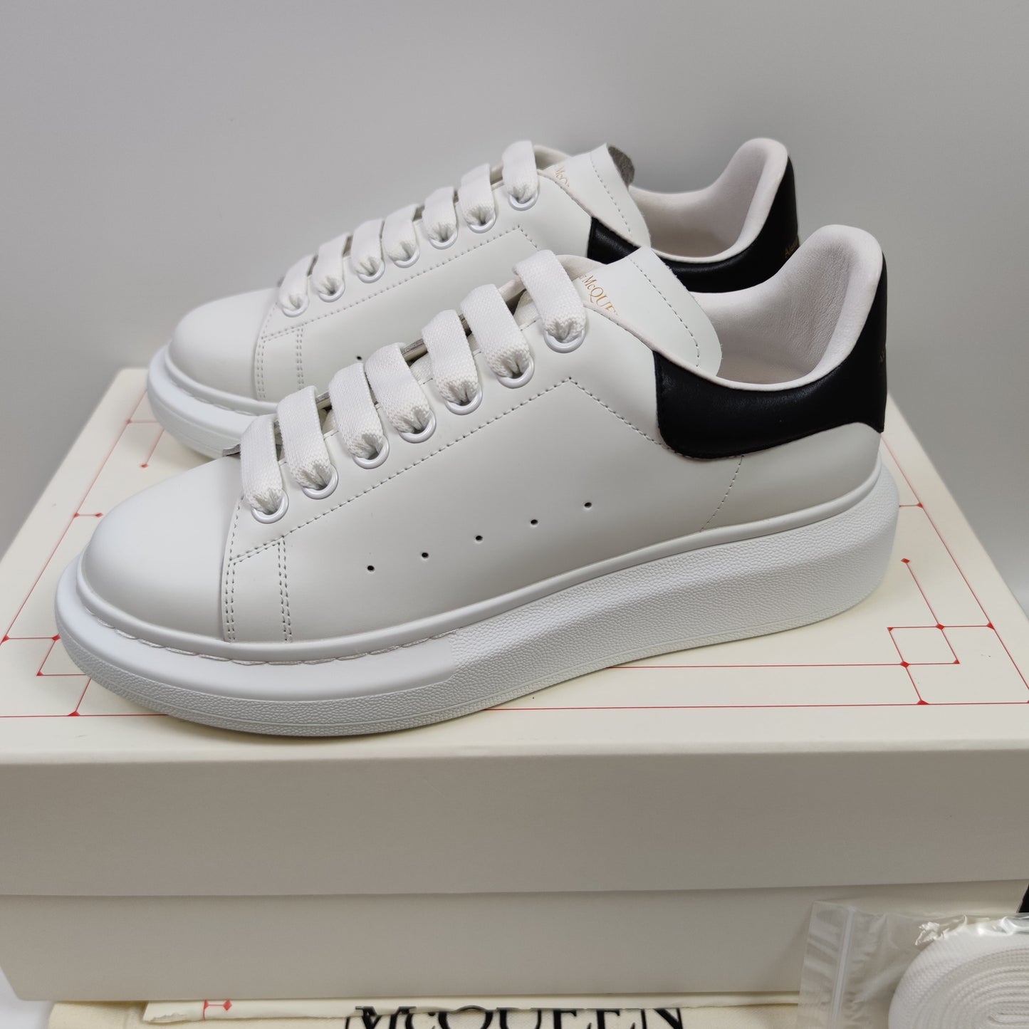 Alexander McQueen 553680WHGP59061 - Nike x Jordan