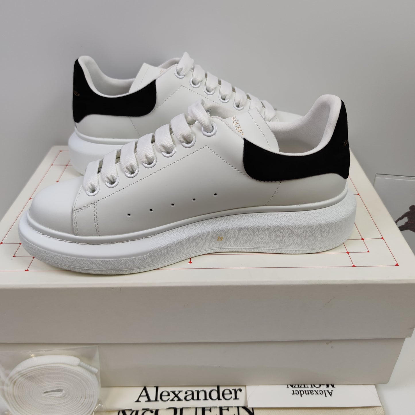Alexander McQueen 553770WHGP79061 - Nike x Jordan