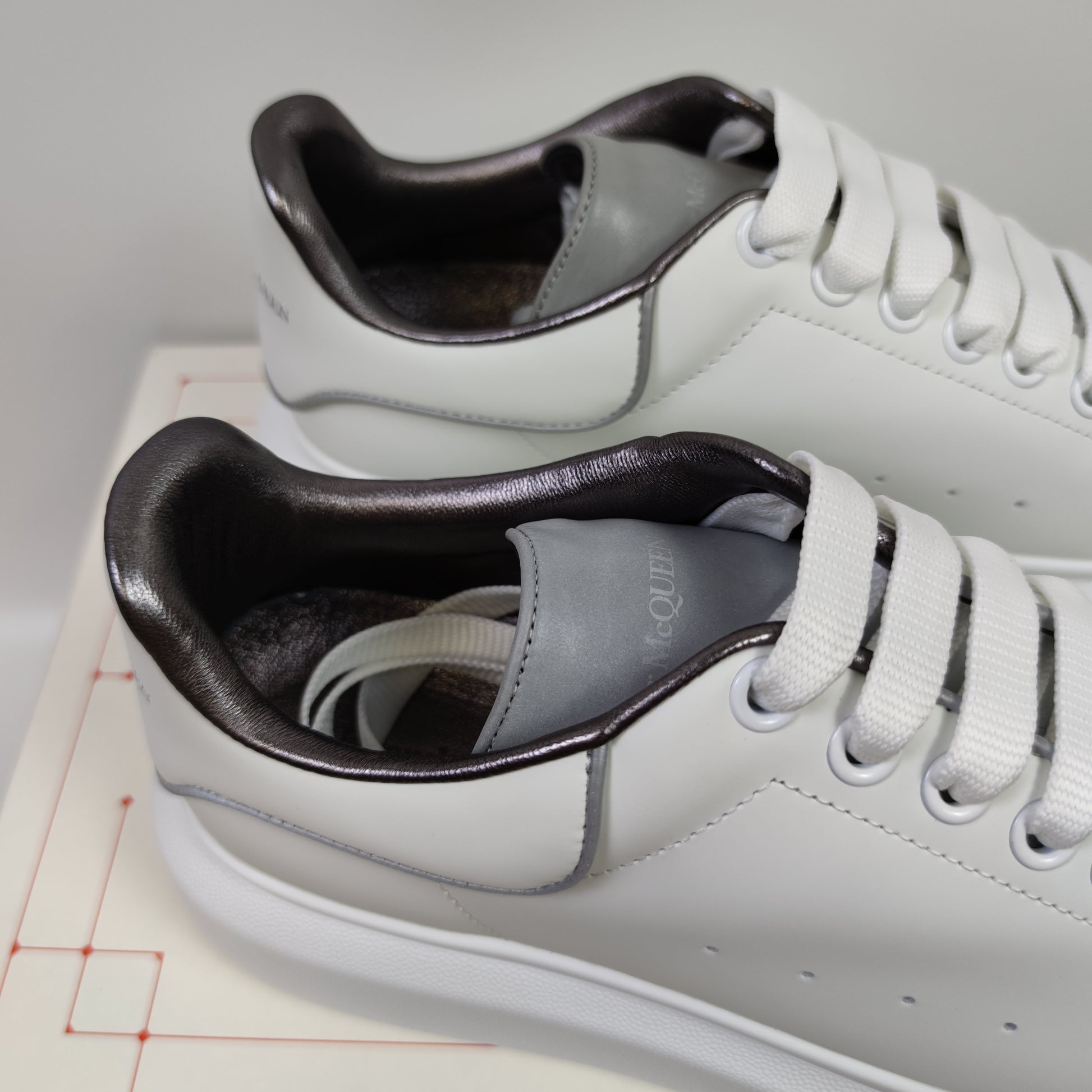Alexander McQueen 561123WHTQK9071 - Nike x Jordan