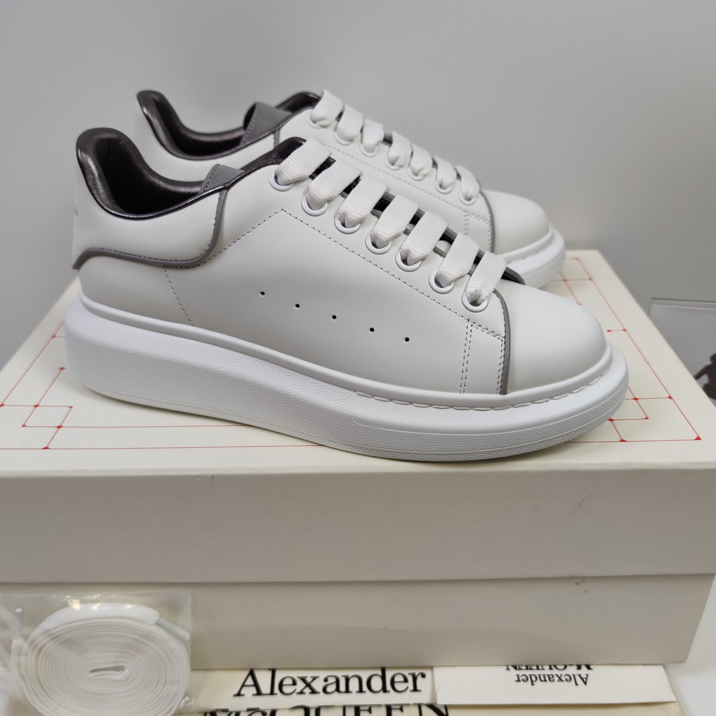 Alexander McQueen 561123WHTQK9071 - Nike x Jordan