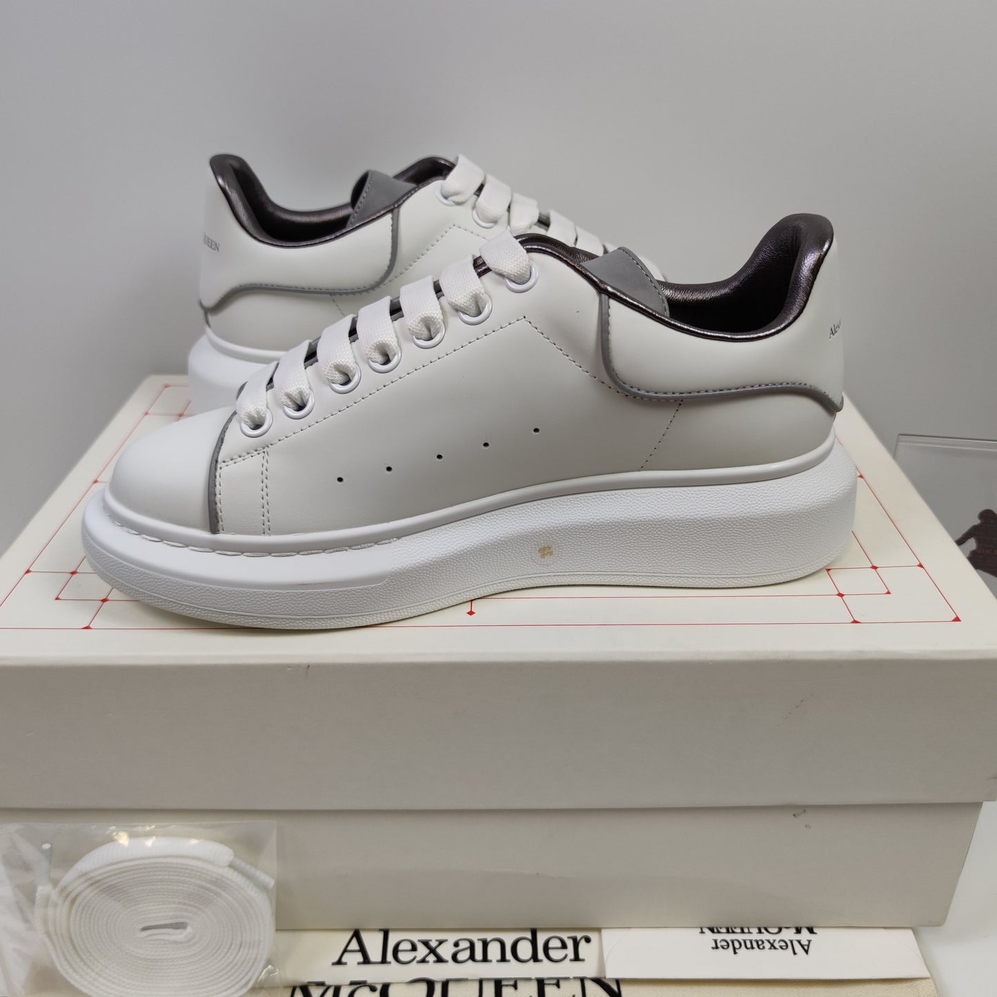 Alexander McQueen 561123WHTQK9071 - Nike x Jordan