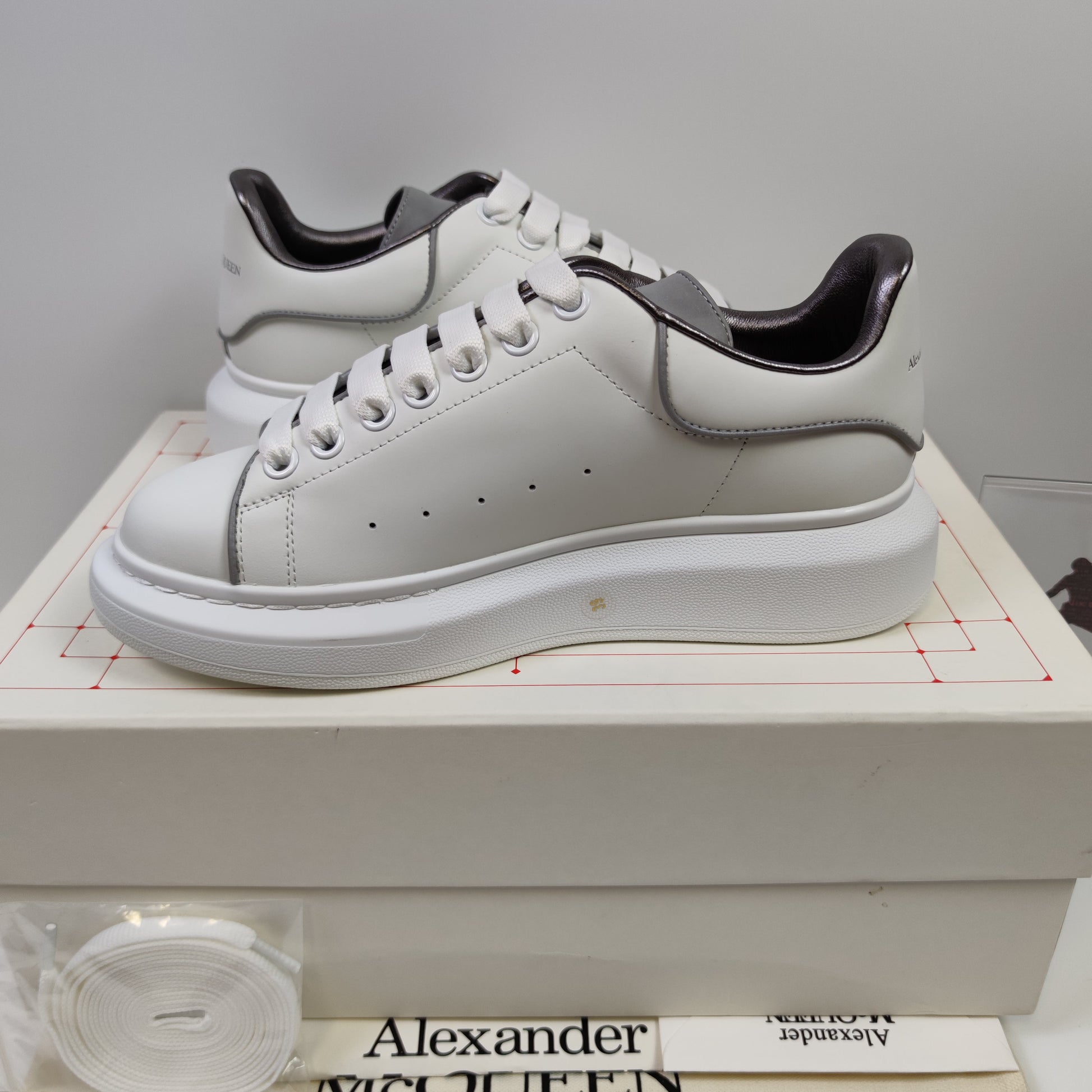 Alexander McQueen 561123WHTQK9071 - Nike x Jordan