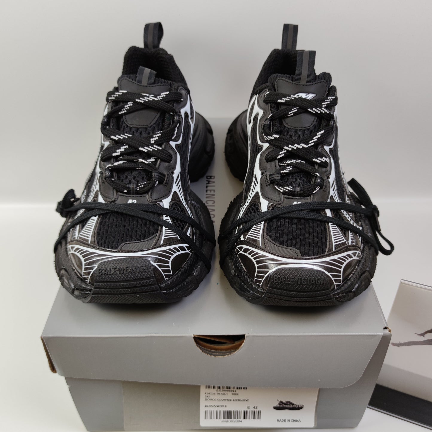Balenciaga 3XL 734734W3XL11090 - Nike x Jordan