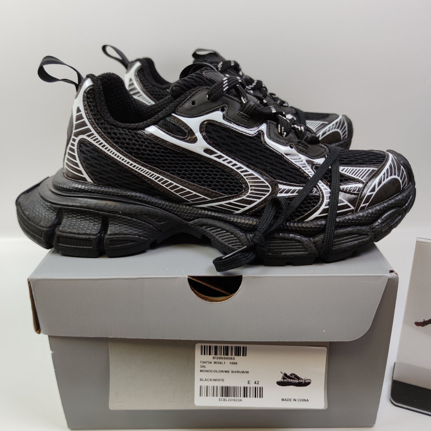 Balenciaga 3XL 734734W3XL11090 - Nike x Jordan