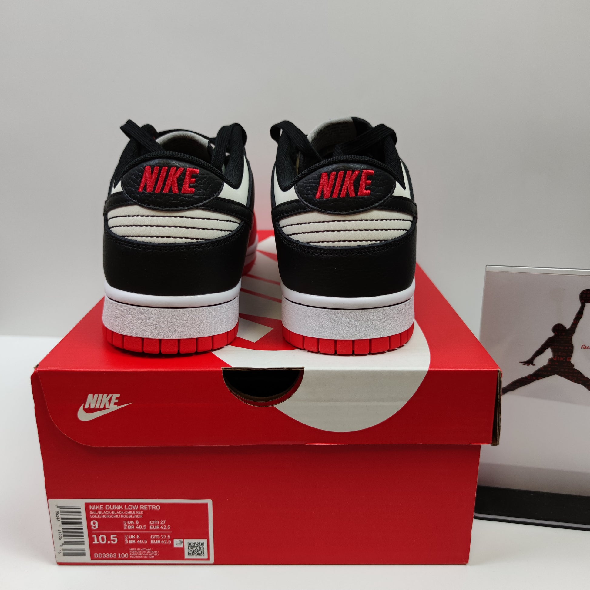 NBA x Nike Dunk Low EMB "Chicago" DD3363-100 - Nike x Jordan