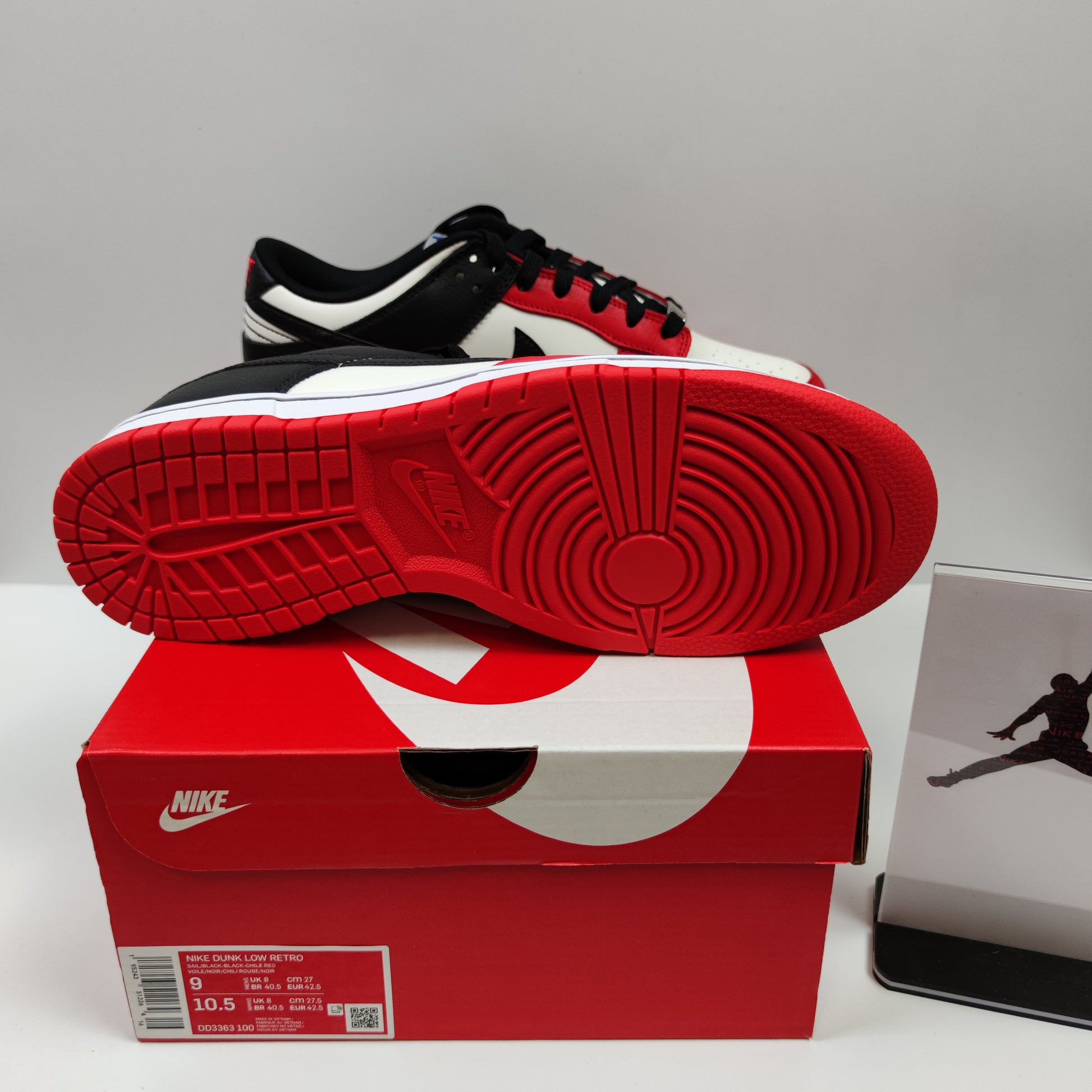 NBA x Nike Dunk Low EMB "Chicago" DD3363-100 - Nike x Jordan