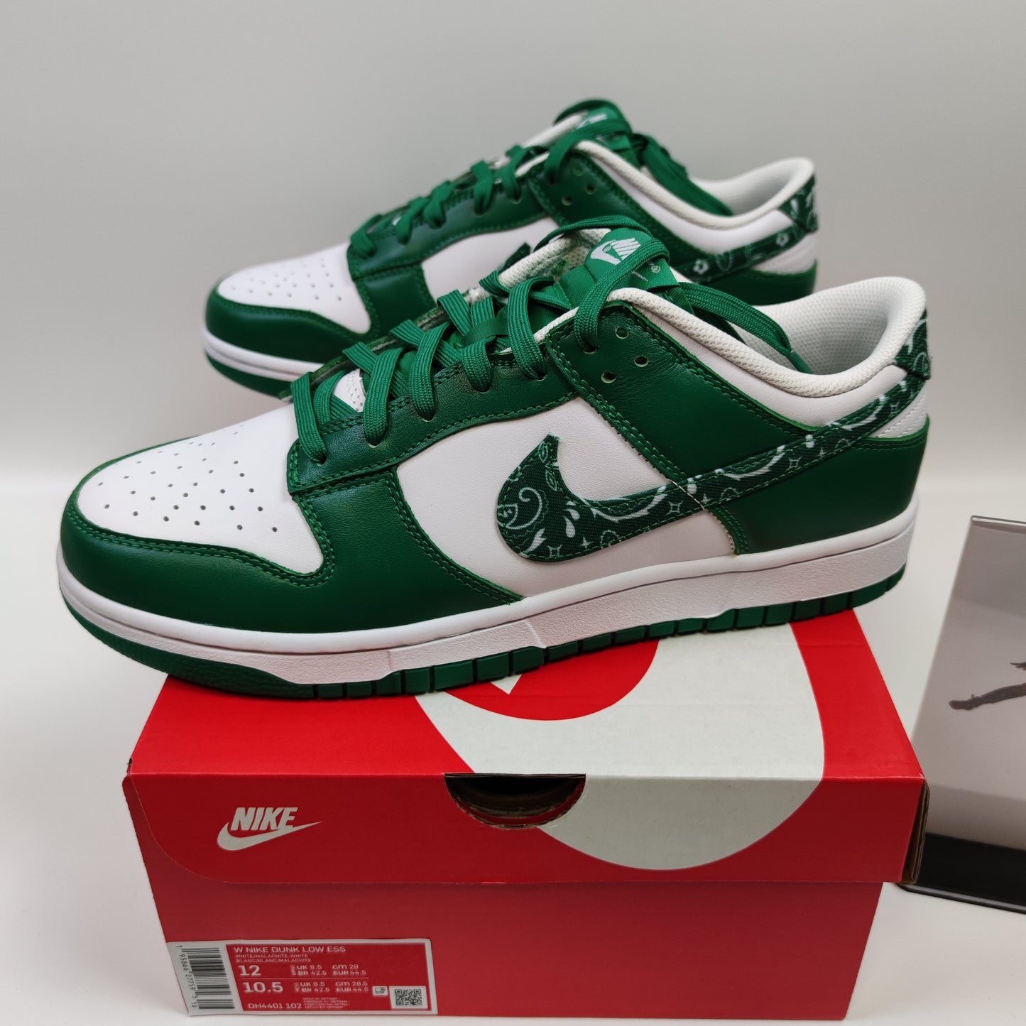 Nike Dunk Low ESS "Green Paisley" (W) DH4401-102 - Nike x Jordan