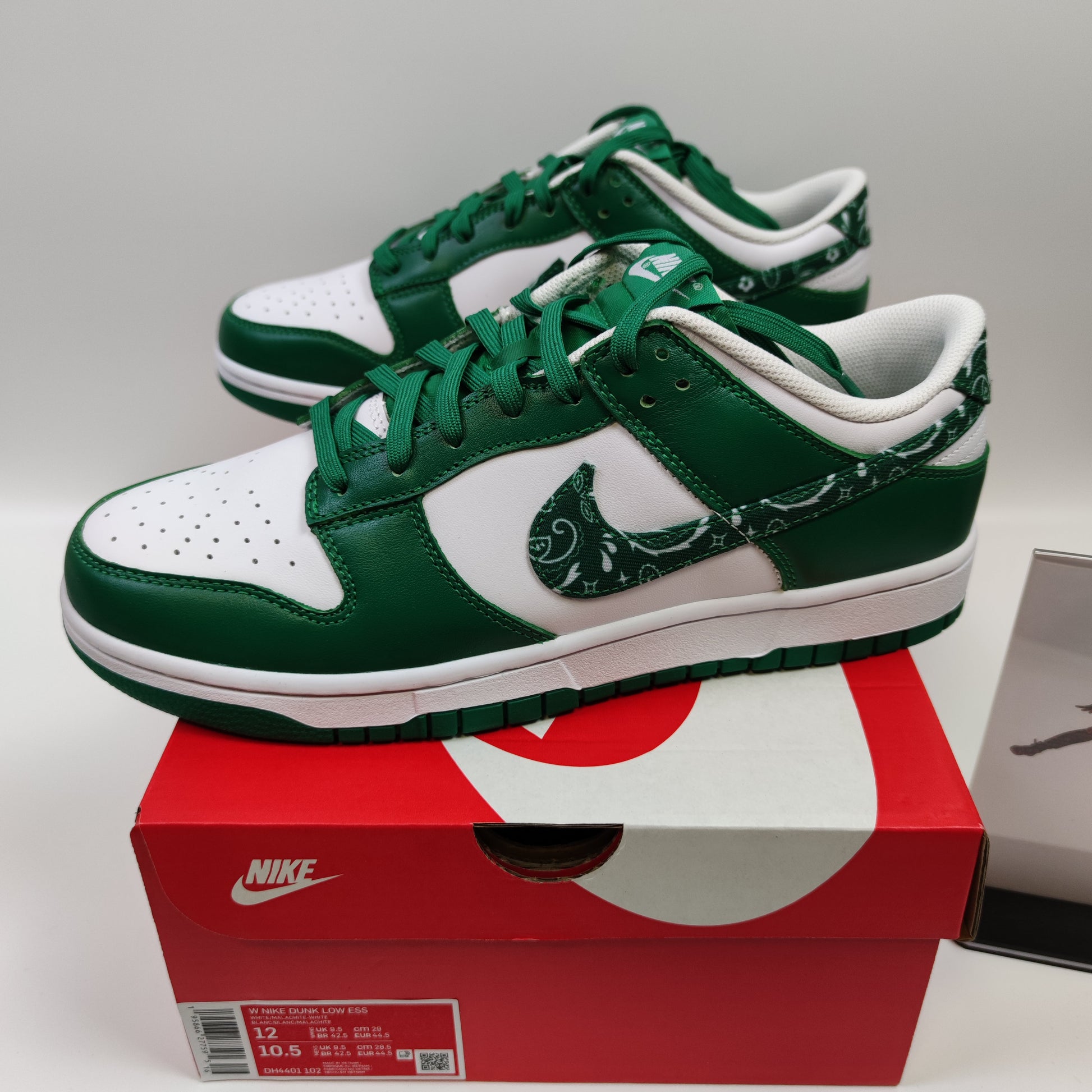 Nike Dunk Low ESS "Green Paisley" (W) DH4401-102 - Nike x Jordan