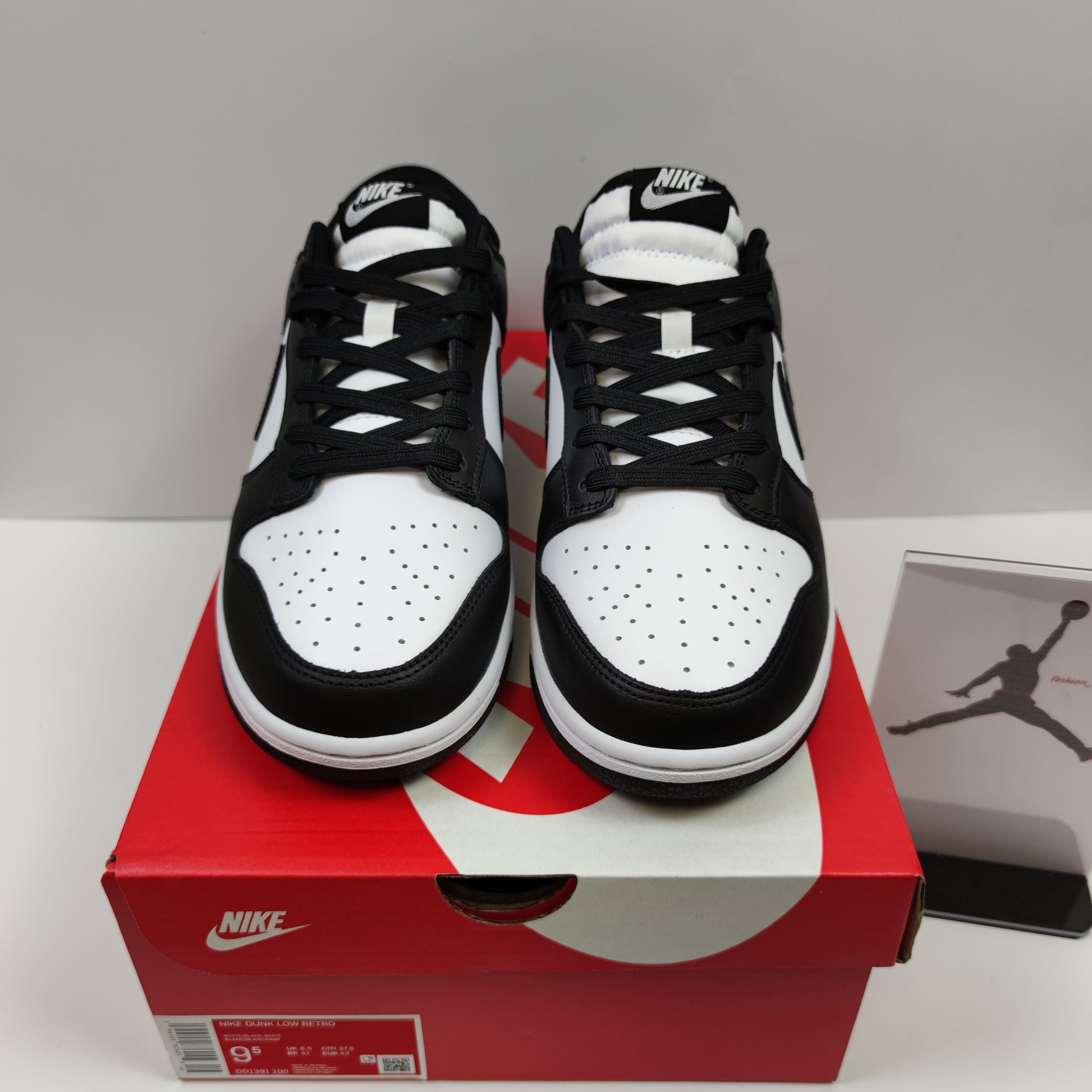 Nike Dunk Low Retro "Black" DD1391-100 - Nike x Jordan
