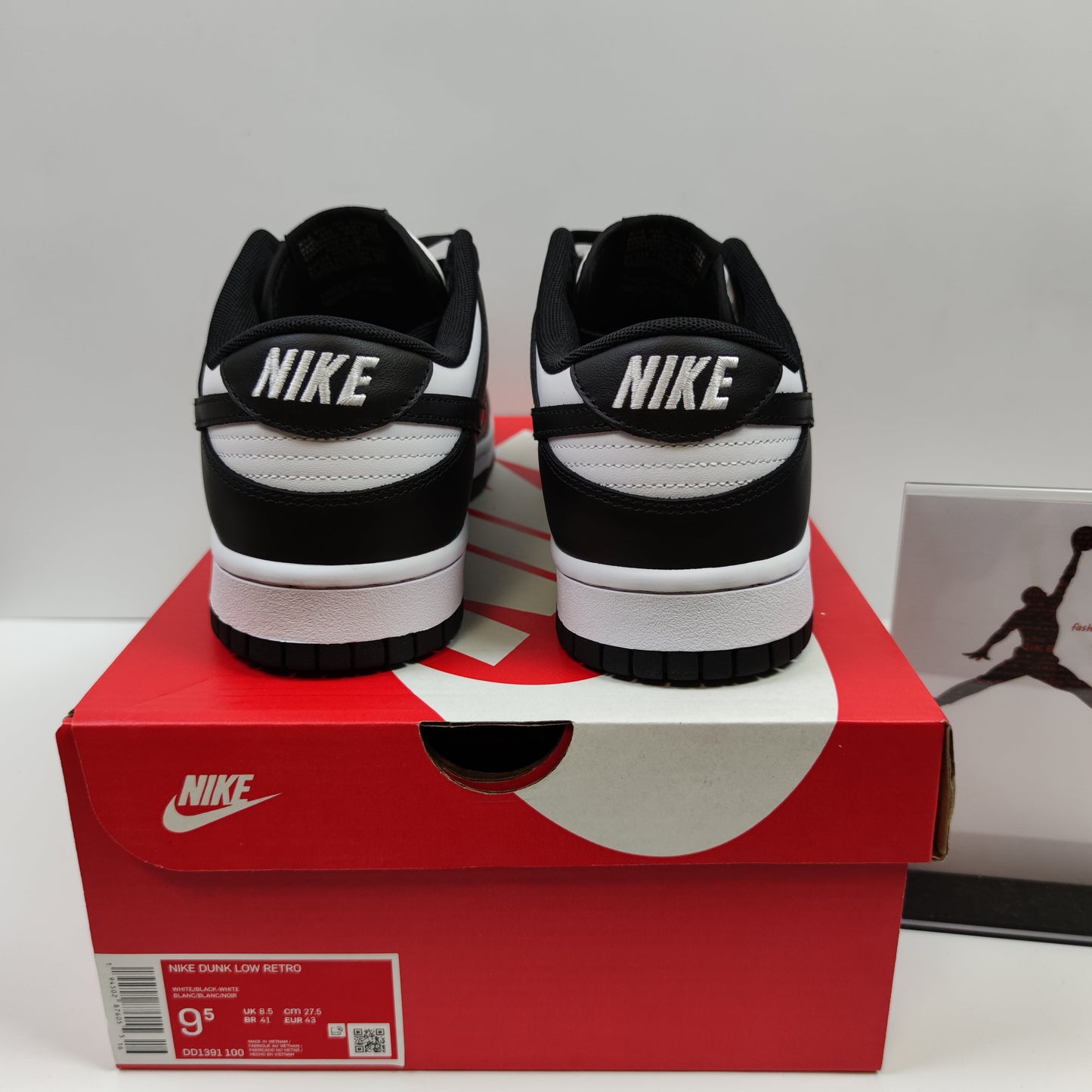 Nike Dunk Low Retro "Black" DD1391-100 - Nike x Jordan