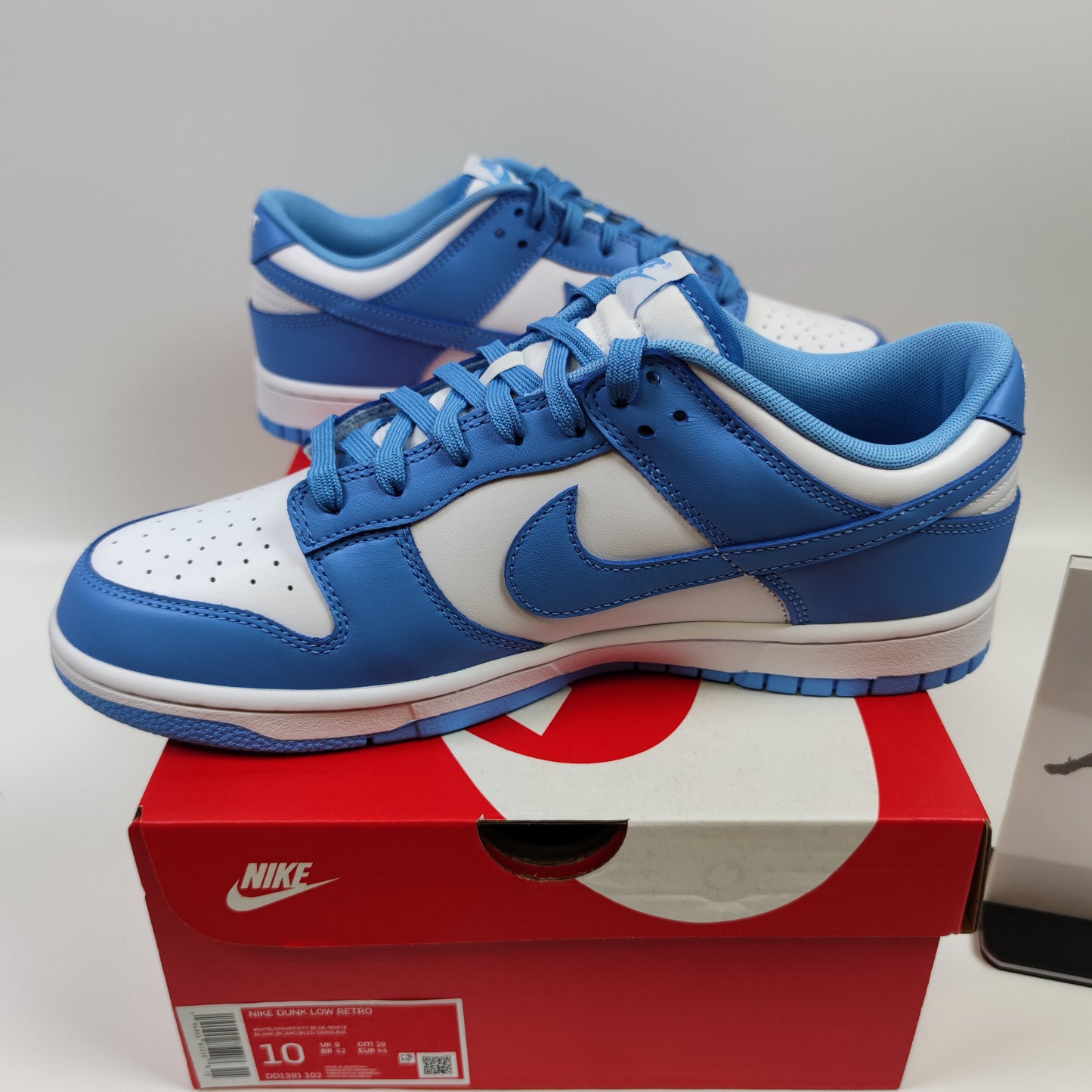 Nike Dunk Low Retro "University Blue" DD1391-102 - Nike x Jordan