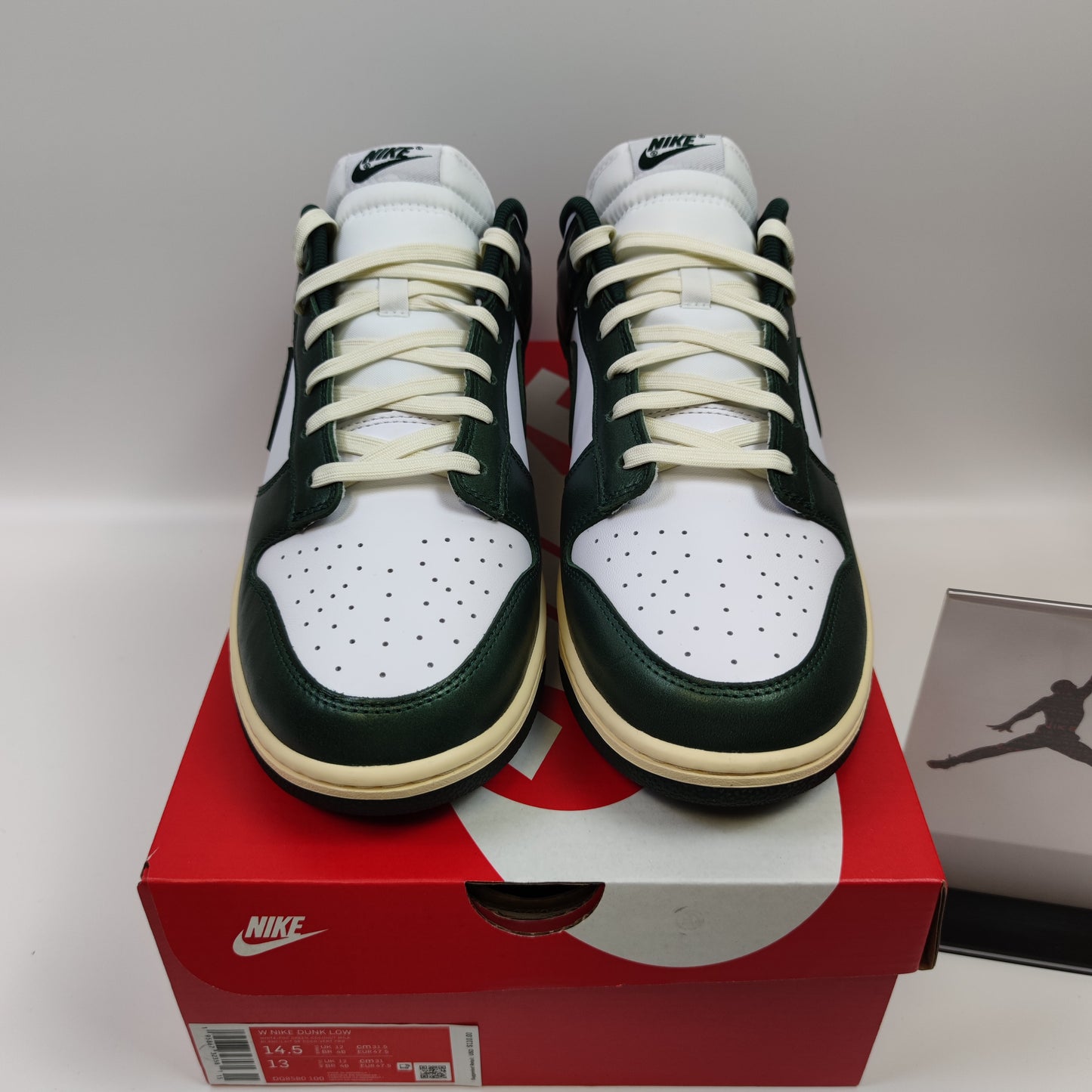 Nike Dunk Low "Vintage Green" (W) DQ8580-100 - Nike x Jordan