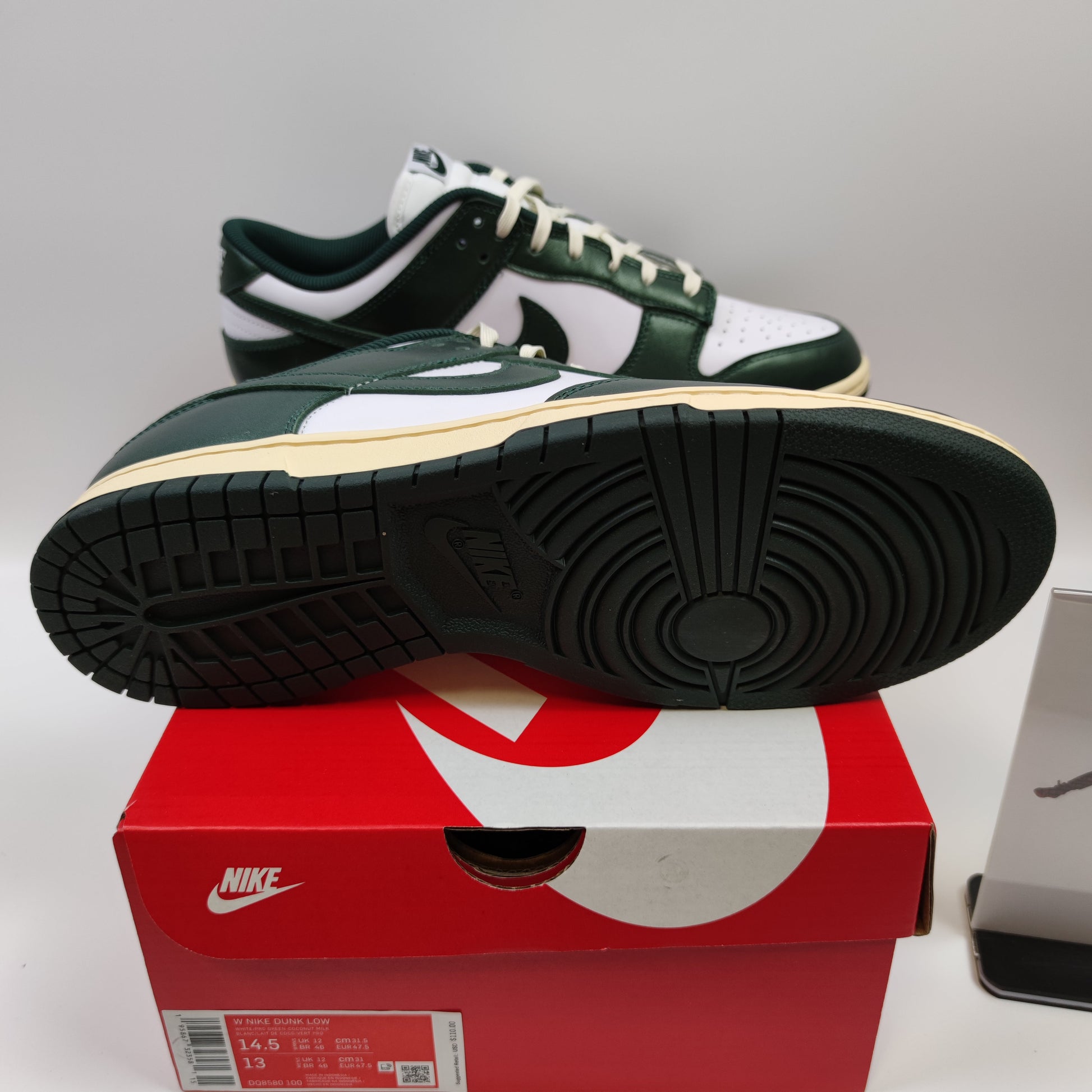 Nike Dunk Low "Vintage Green" (W) DQ8580-100 - Nike x Jordan