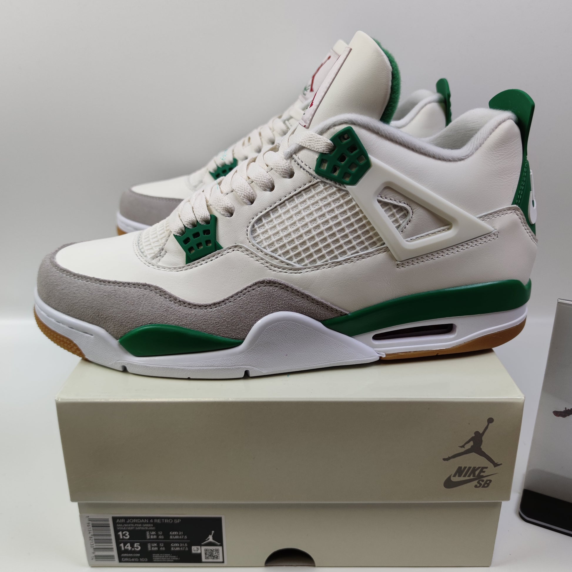 Nike SB x Air Jordan 4 "Pine Green" DR5415-103 - Nike x Jordan