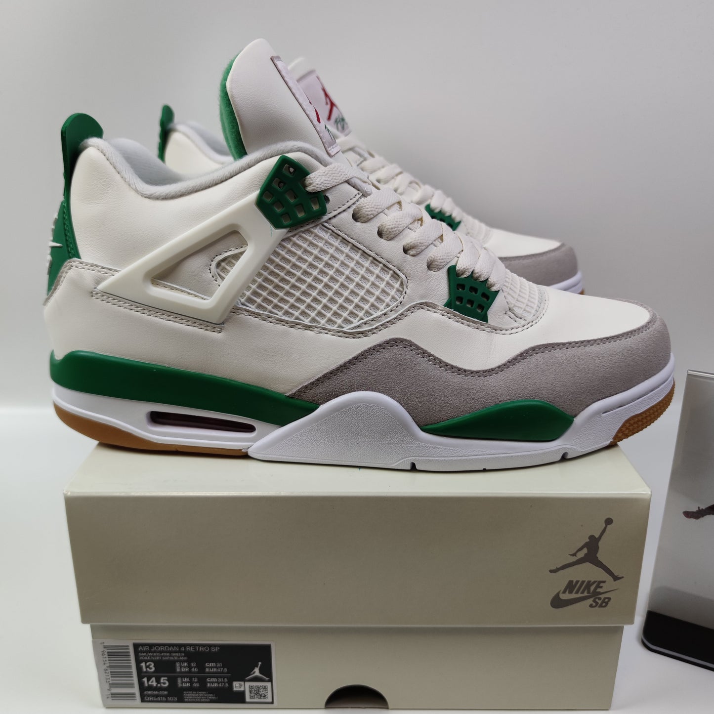 Nike SB x Air Jordan 4 "Pine Green" DR5415-103 - Nike x Jordan