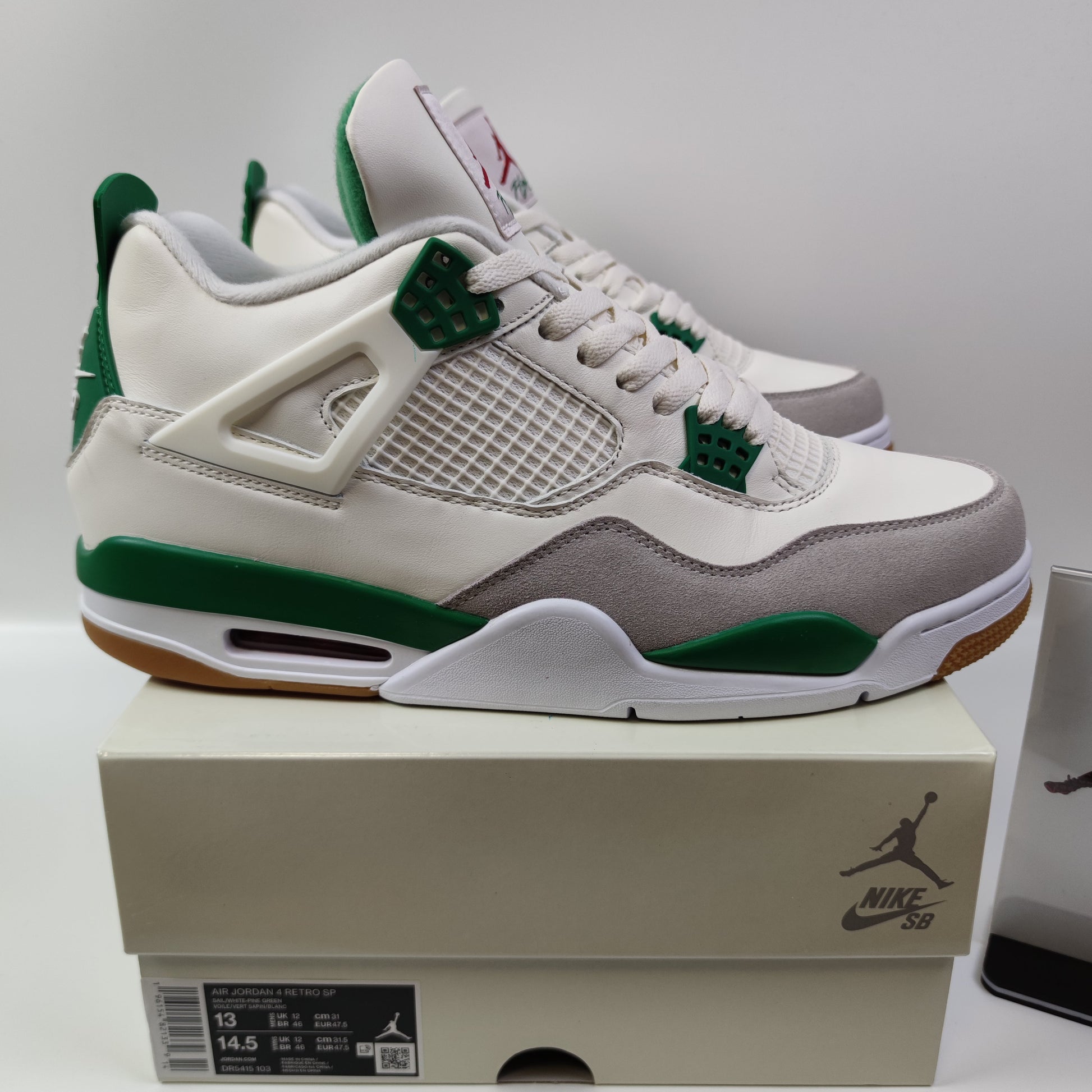 Nike SB x Air Jordan 4 "Pine Green" DR5415-103 - Nike x Jordan