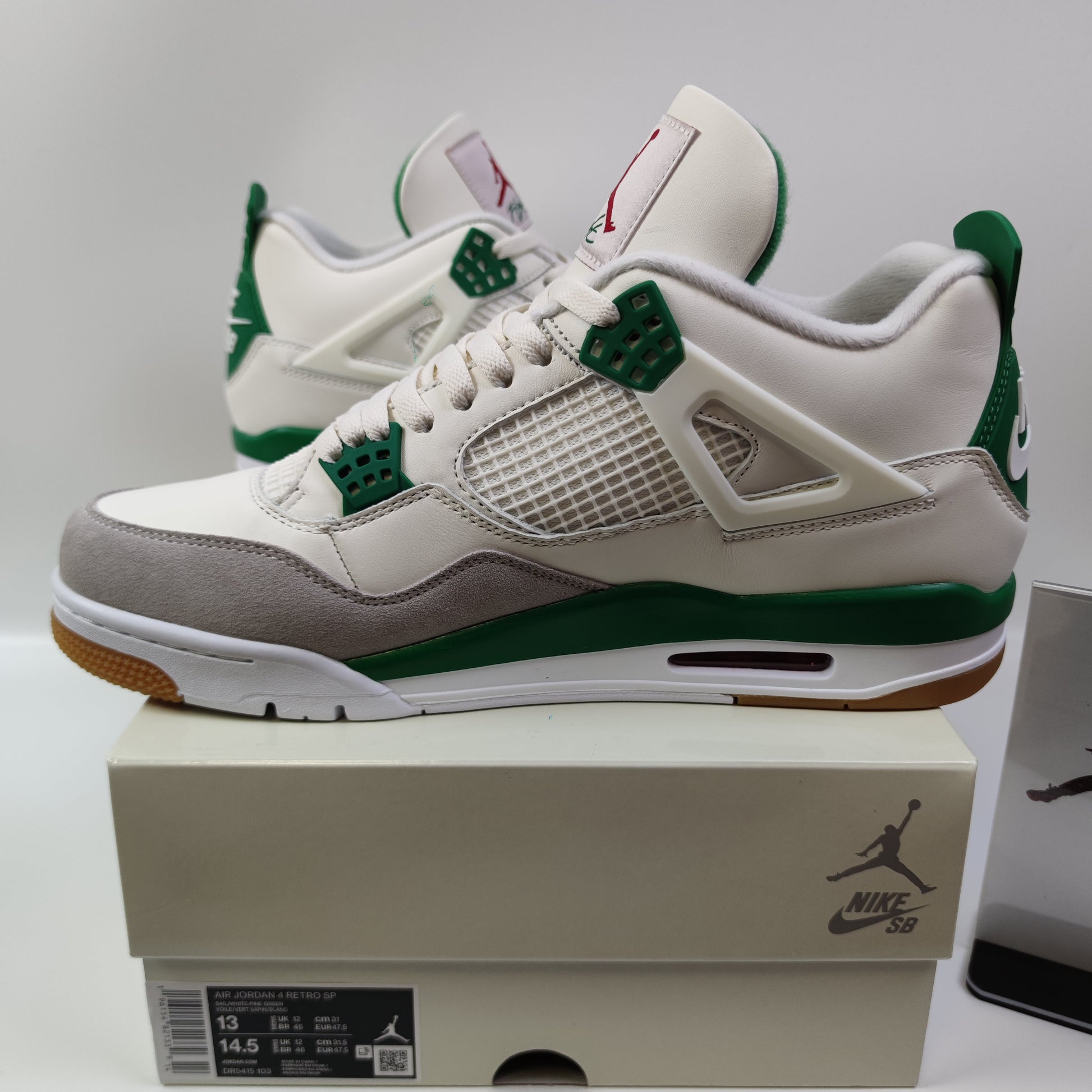 Nike SB x Air Jordan 4 "Pine Green" DR5415-103 - Nike x Jordan