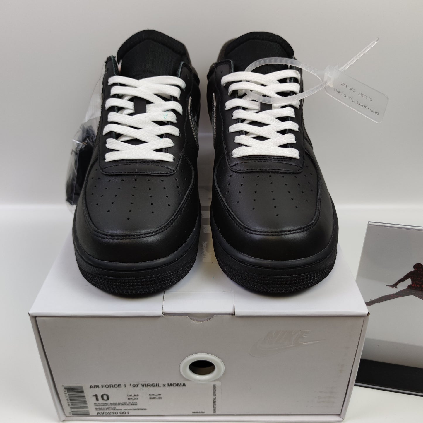 Off-White x MoMA x Nike Air Force 1 07 Virgil AV5210-001 - Fashion Sneaker1818