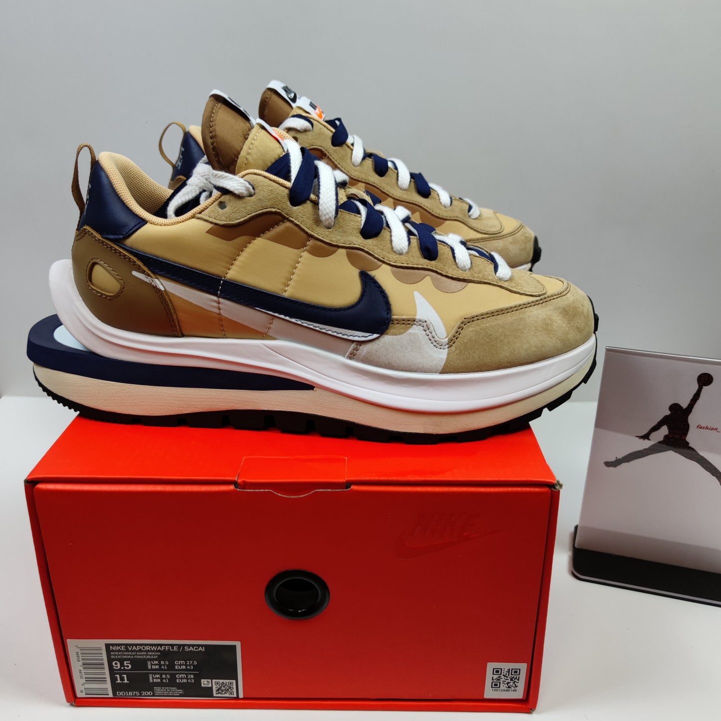 Sacai x Nike VaporWaffle "Sesame and Blue Void" DD1875-200 - Nike x Jordan