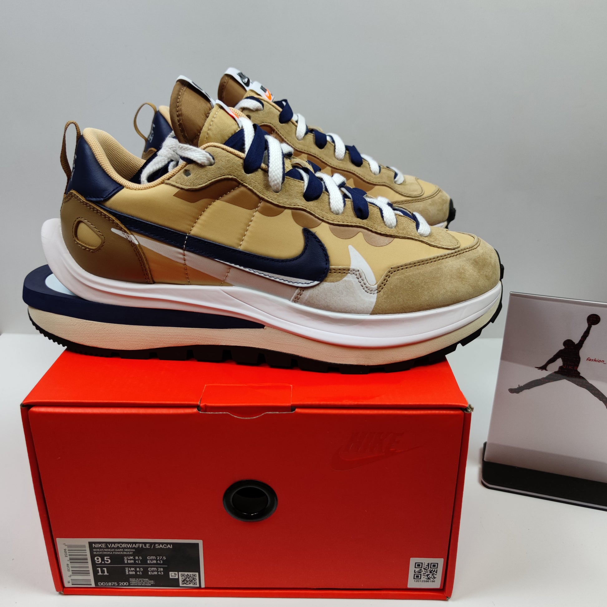 Sacai x Nike VaporWaffle "Sesame and Blue Void" DD1875-200 - Nike x Jordan