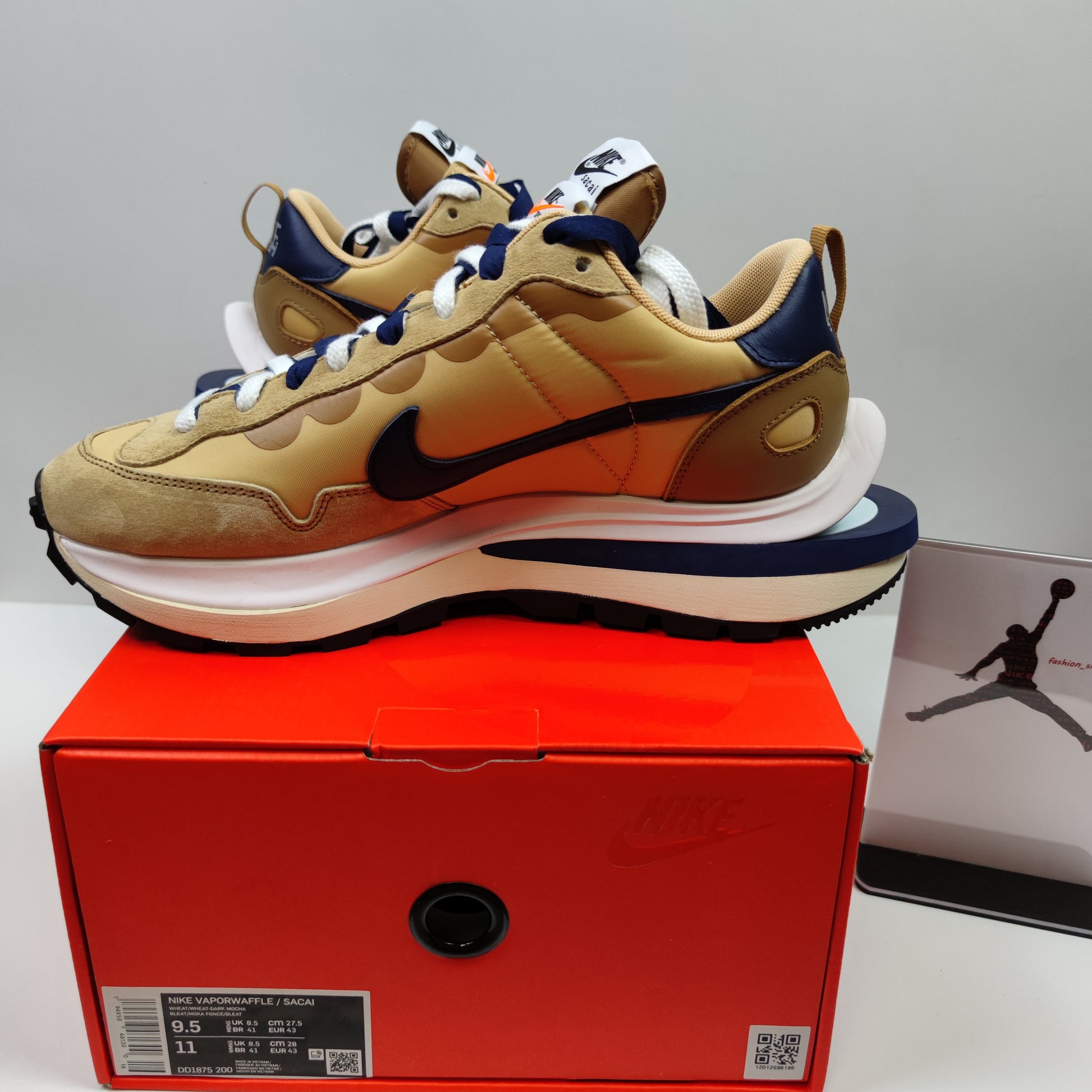 Sacai x Nike VaporWaffle "Sesame and Blue Void" DD1875-200 - Nike x Jordan
