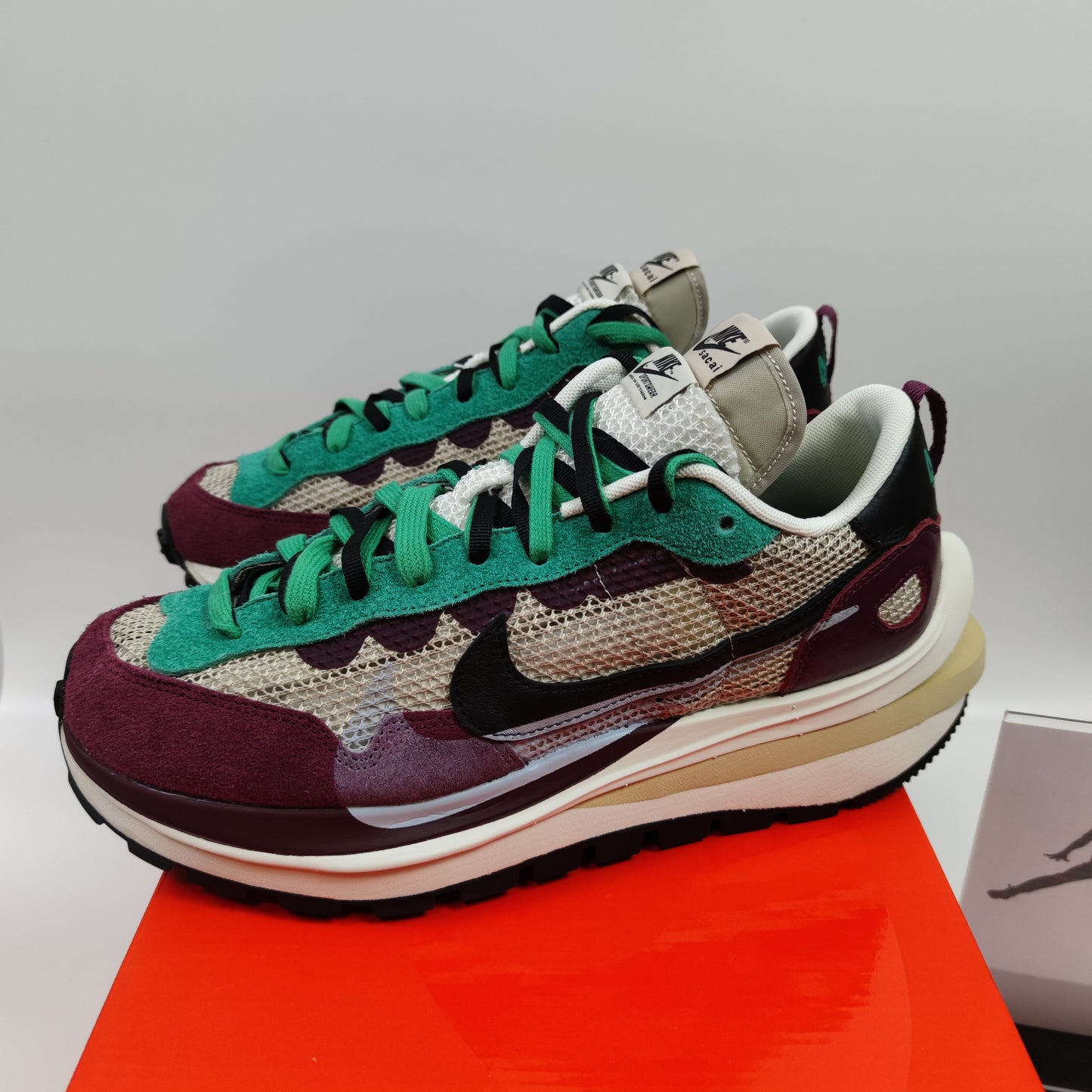 Sacai x Nike VaporWaffle "String Villain Red" DD3035-200 - Nike x Jordan