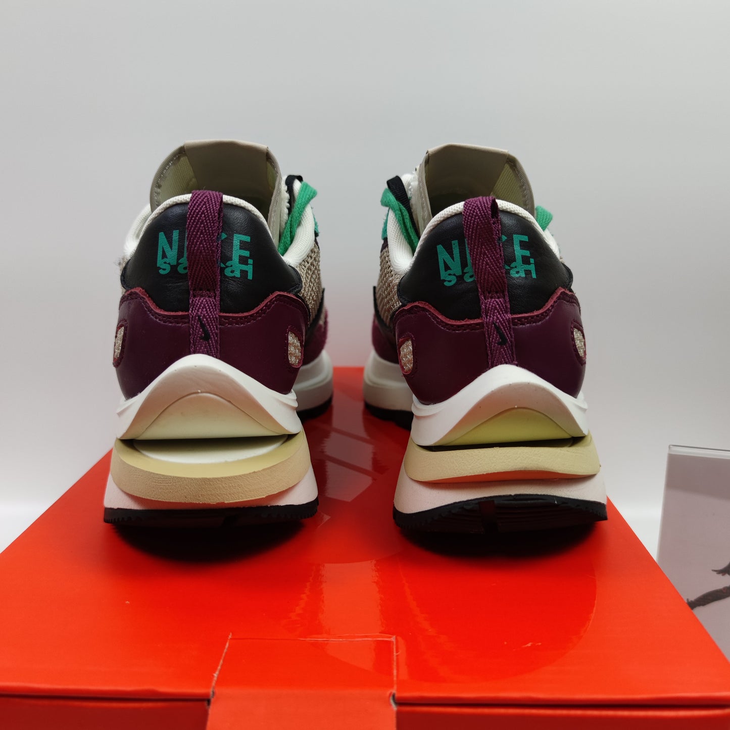 Sacai x Nike VaporWaffle "String Villain Red" DD3035-200 - Nike x Jordan