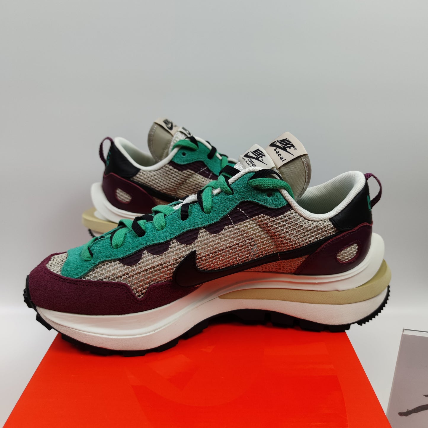 Sacai x Nike VaporWaffle "String Villain Red" DD3035-200 - Nike x Jordan