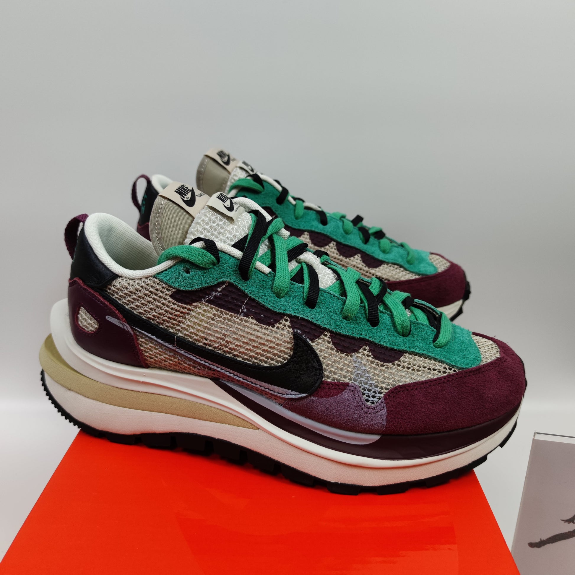 Sacai x Nike VaporWaffle "String Villain Red" DD3035-200 - Nike x Jordan