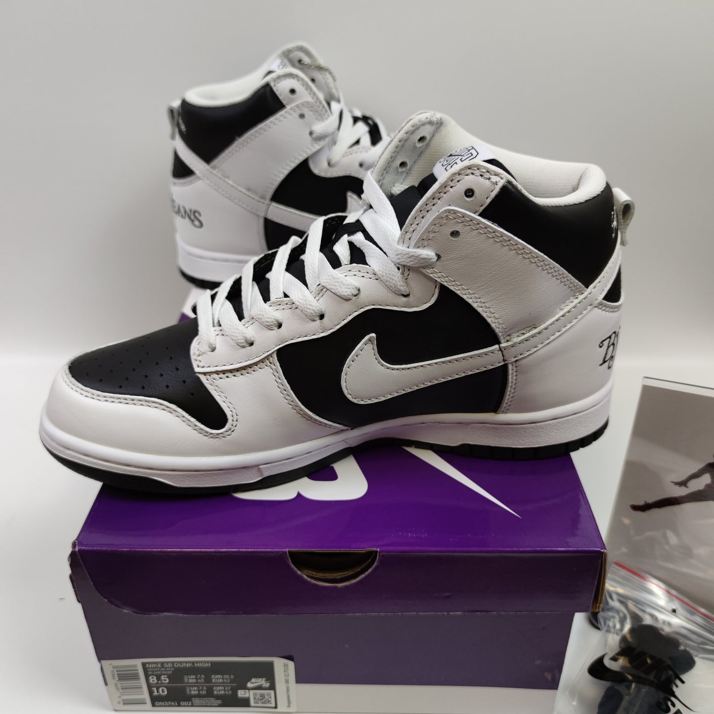 Supreme x Nike SB Dunk High "By Any Means" DN3741-002 - Nike x Jordan
