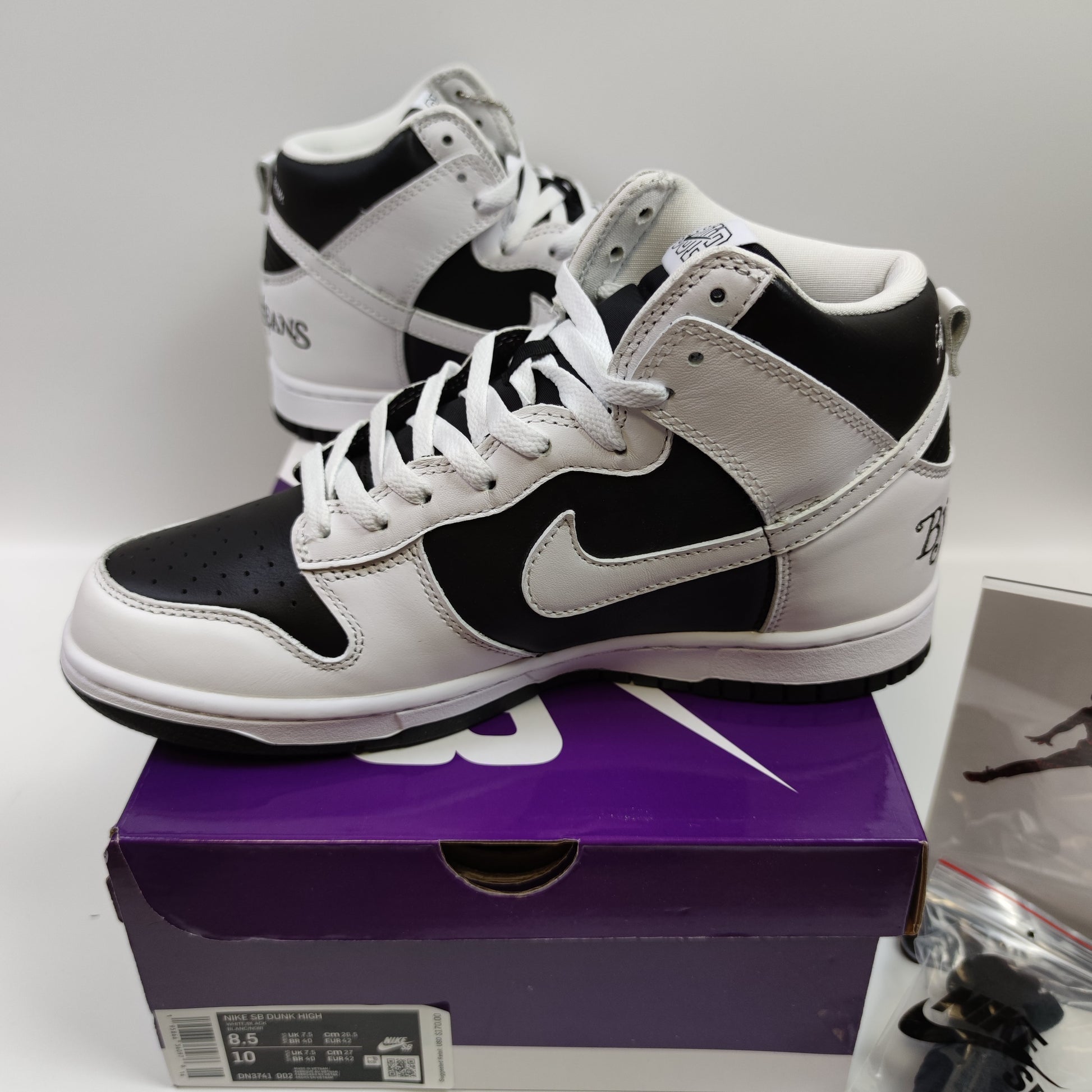 Supreme x Nike SB Dunk High "By Any Means" DN3741-002 - Nike x Jordan