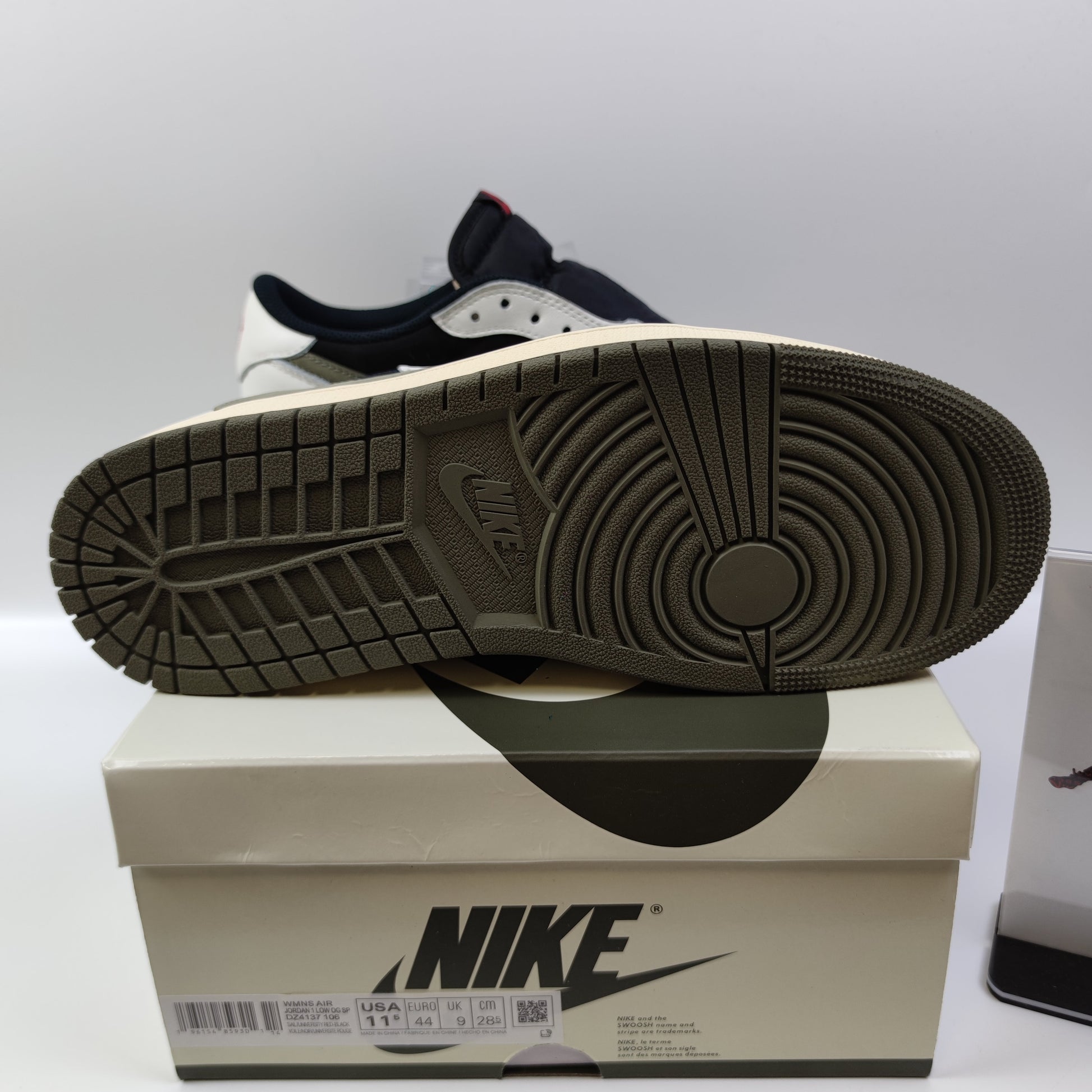 Travis Scott x Air Jordan 1 Low "Olive" DZ4137-106 - Nike x Jordan