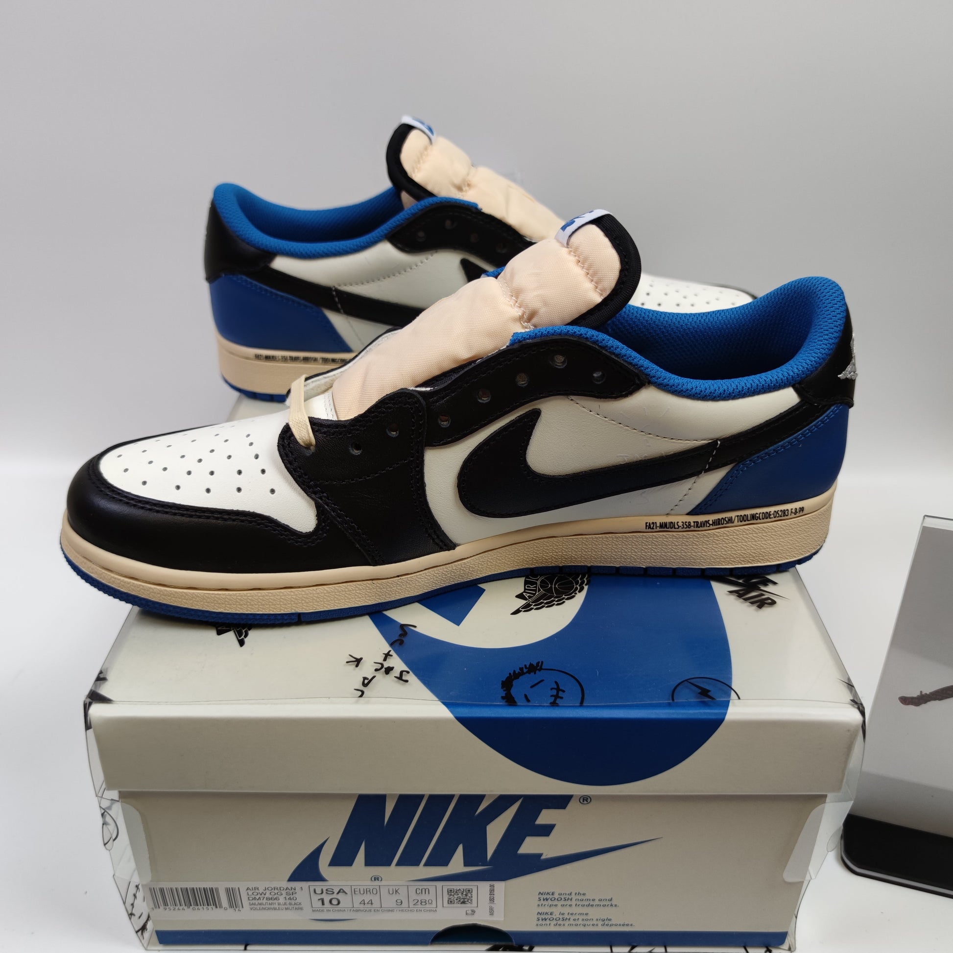 Travis Scott x Fragment Design x Air Jordan 1 Low OG SP DM7866-140 - Nike x Jordan
